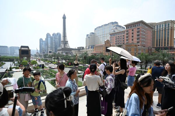 Macau Casinos Boom as Chinese Tourists Flood in for Holiday