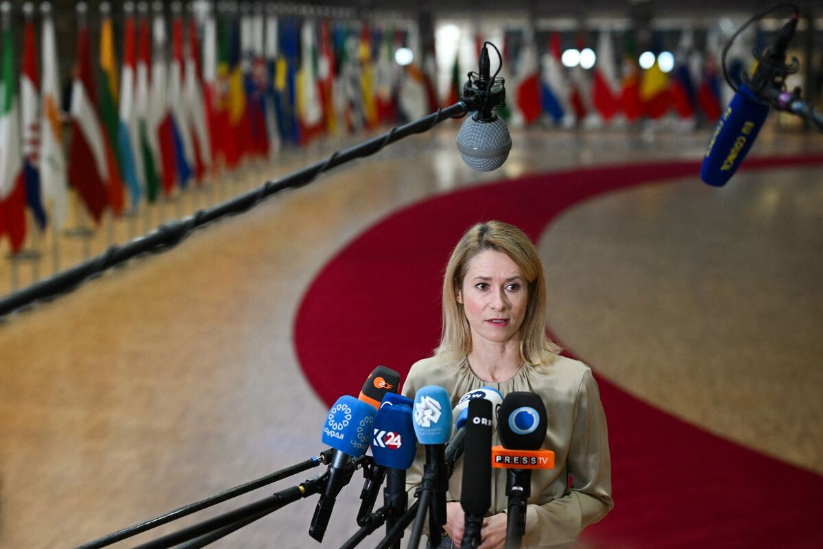 Nhà ngoại giao hàng đầu EU: Ukraine cần được tham gia vào các cuộc đàm phán hoà bình