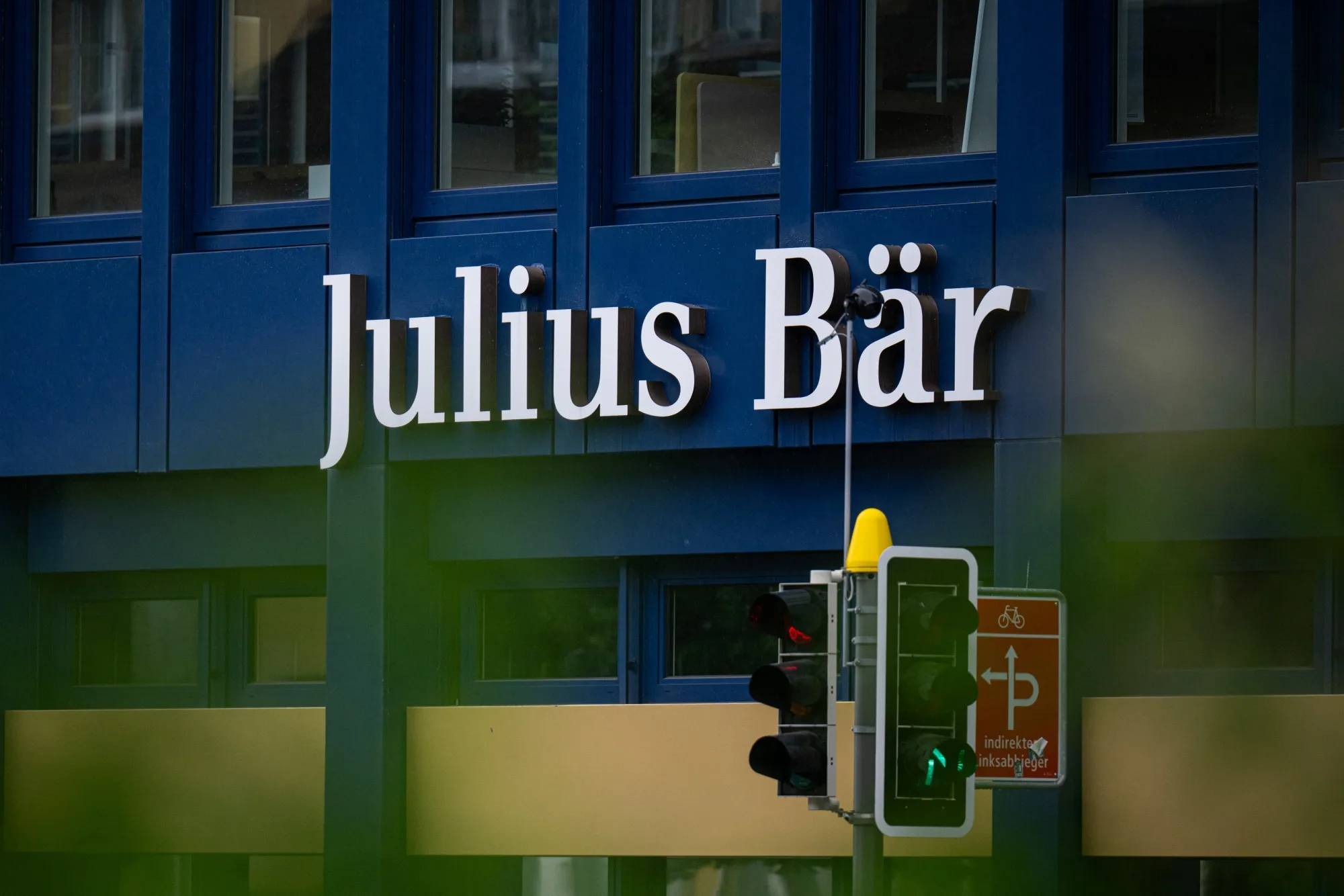 Julius Baer Cuts Notice Period as Bank Targets Cost Reductions - Bloomberg