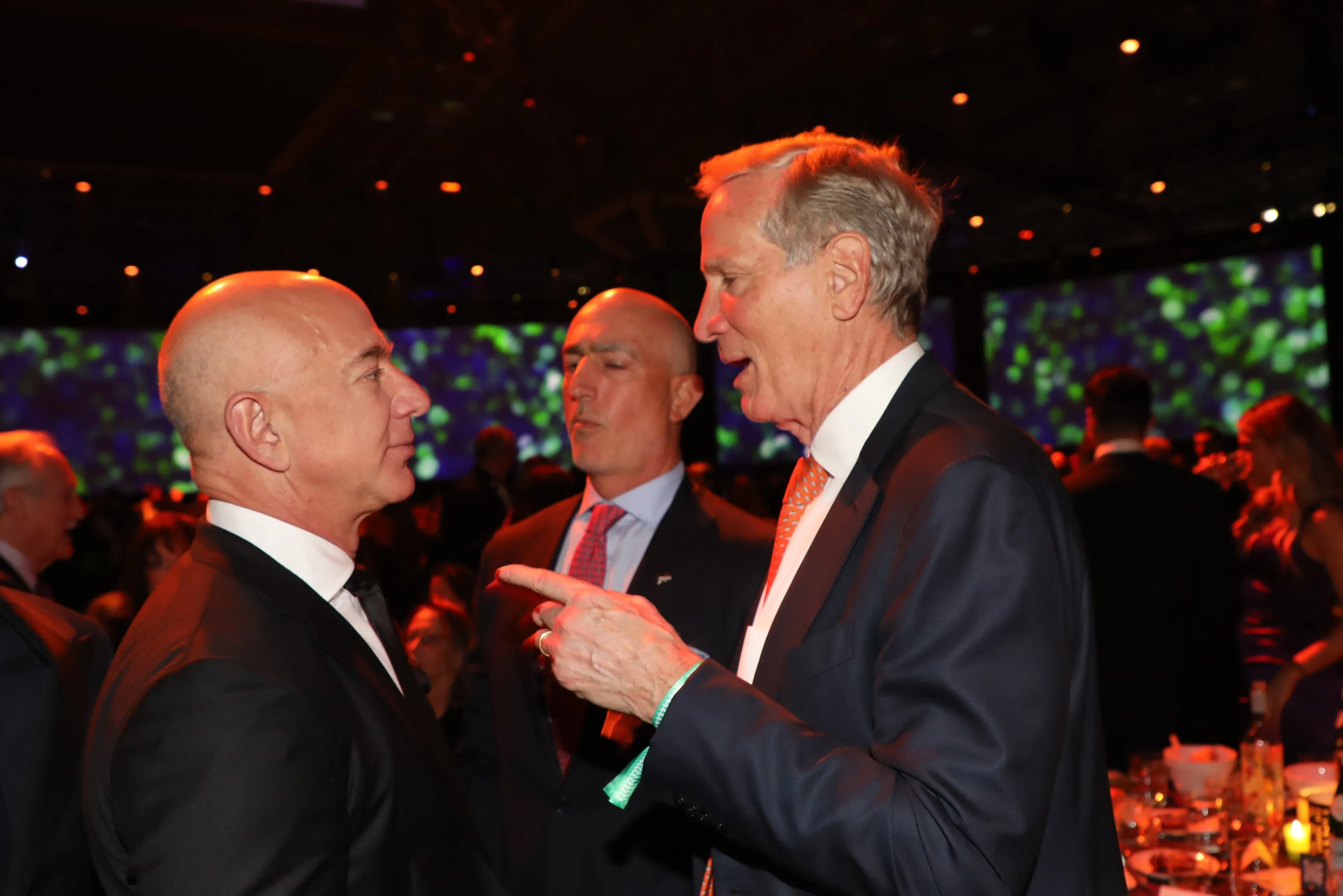 Ken Griffin Buys Blue Origin Space Flight, Will Donate to Teacher -  Bloomberg