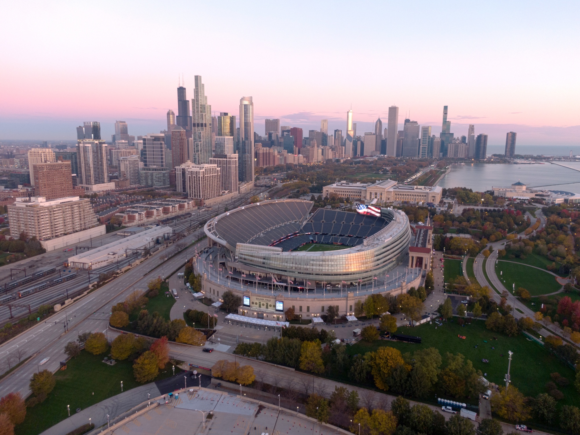 Chicago Weighs Financial Damage if NFL's Bears Move to Suburbs - Bloomberg