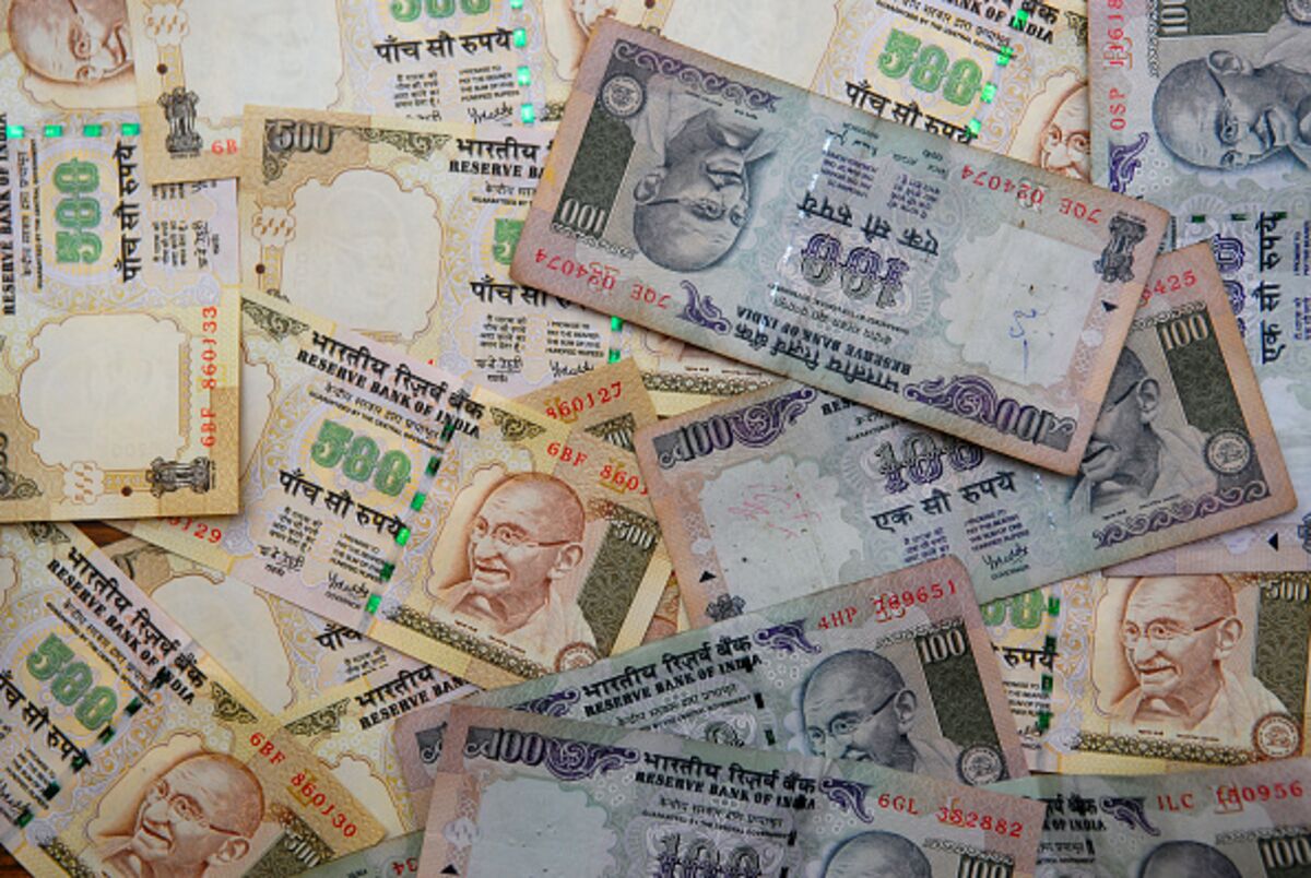 Where can you find the current U.S. Dollar exchange rate for the rupee?