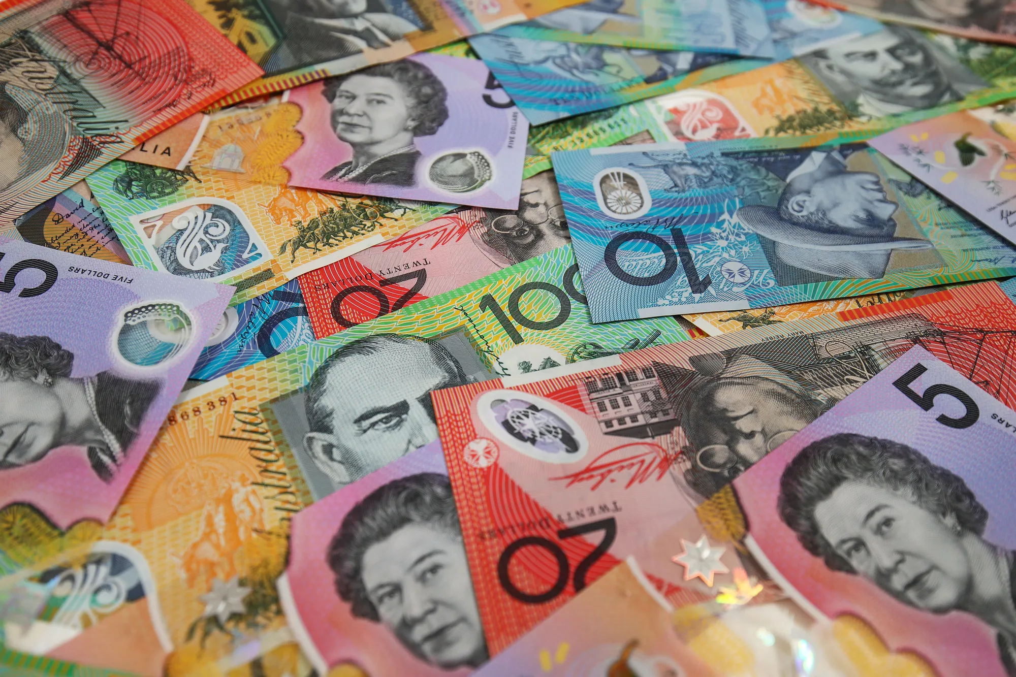 Australian Dollar Nears Tipping Point Thanks to Ultra-Low Rates - Bloomberg