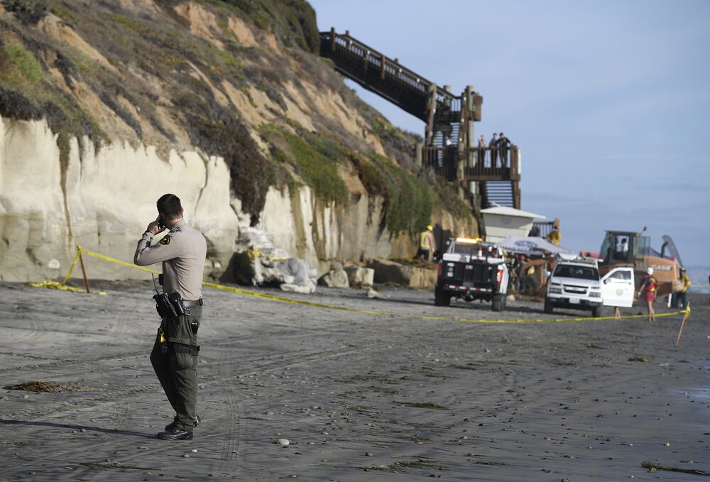 3 Family Members Killed In California Sea Cliff Collapse