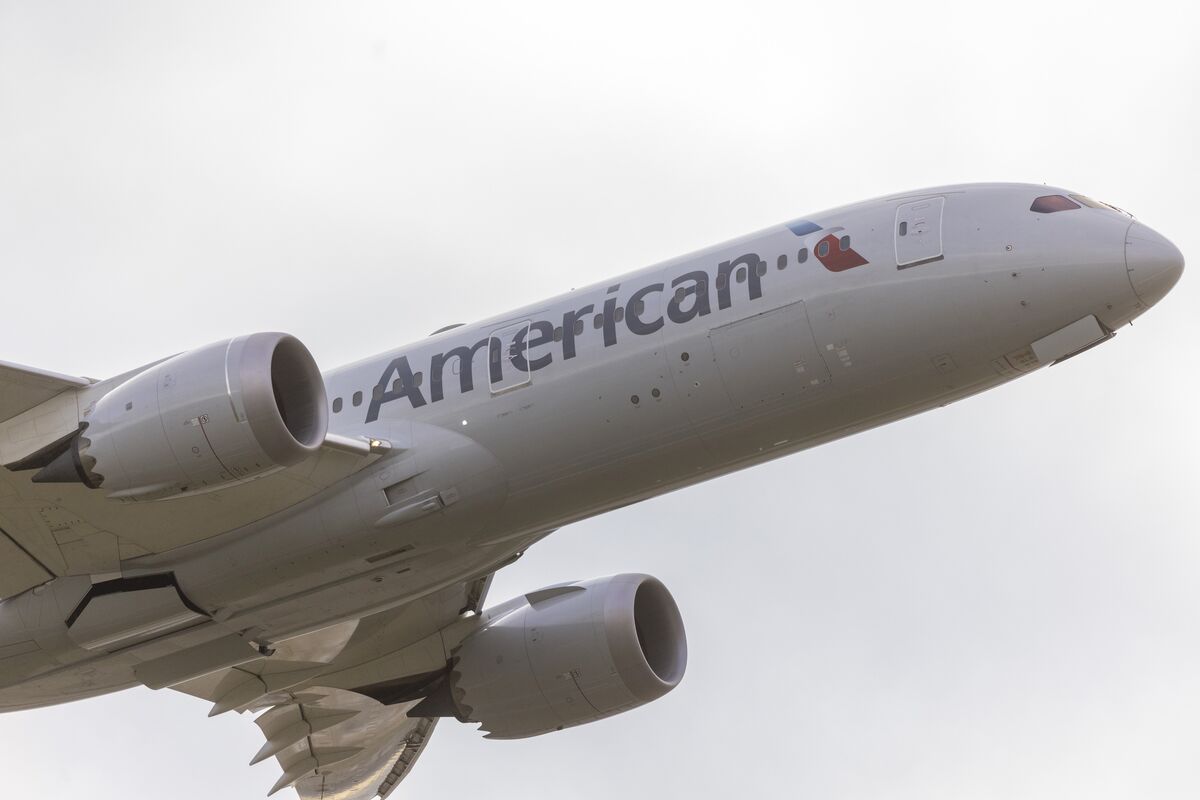 American Airlines Adds Swift’s 1989, Kelce’s 87 Jersey to Super Bowl Flight Numbers