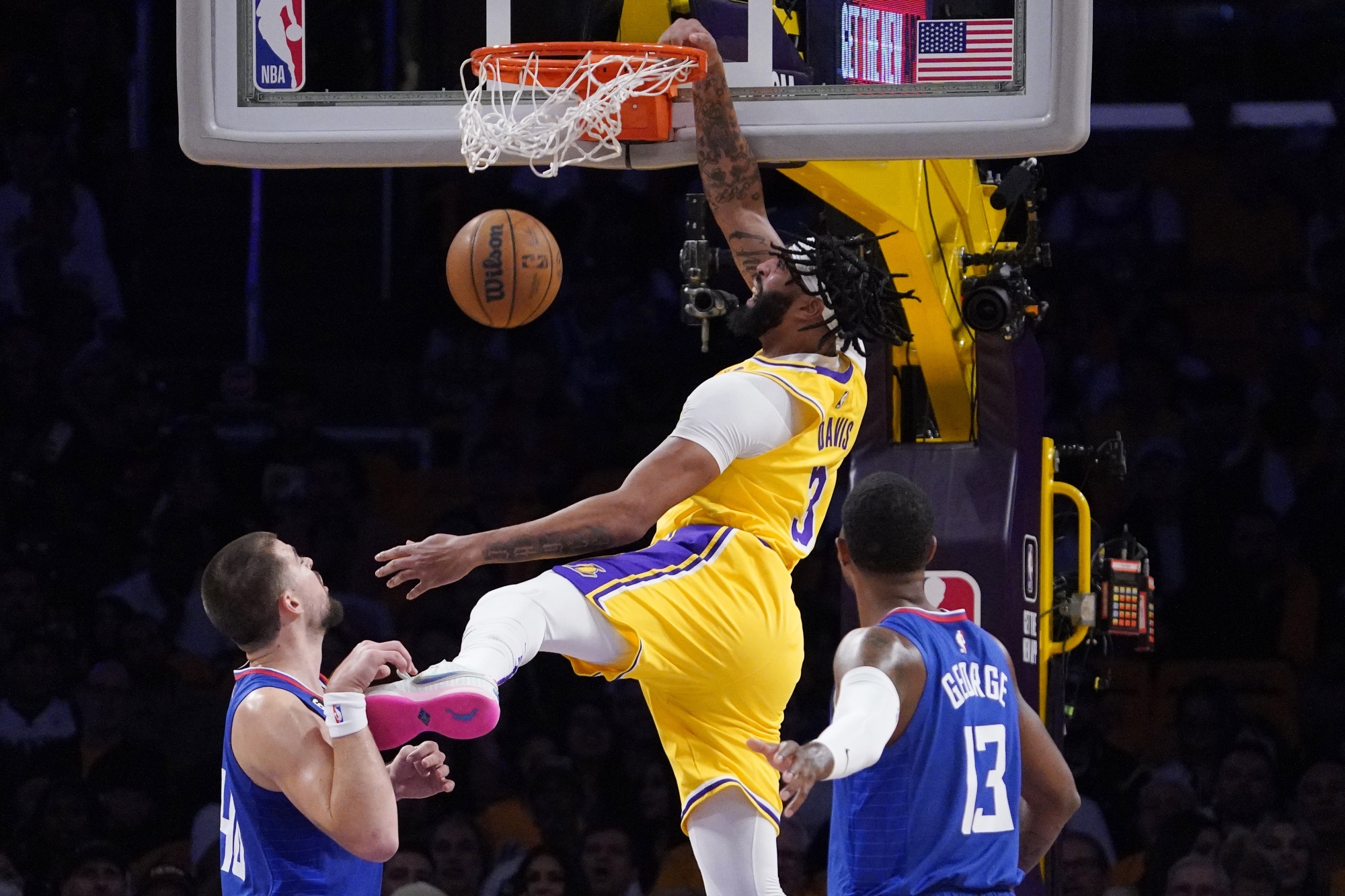 NBA Wrap: LA Lakers Fall To Another Loss, Clippers Beat Heat