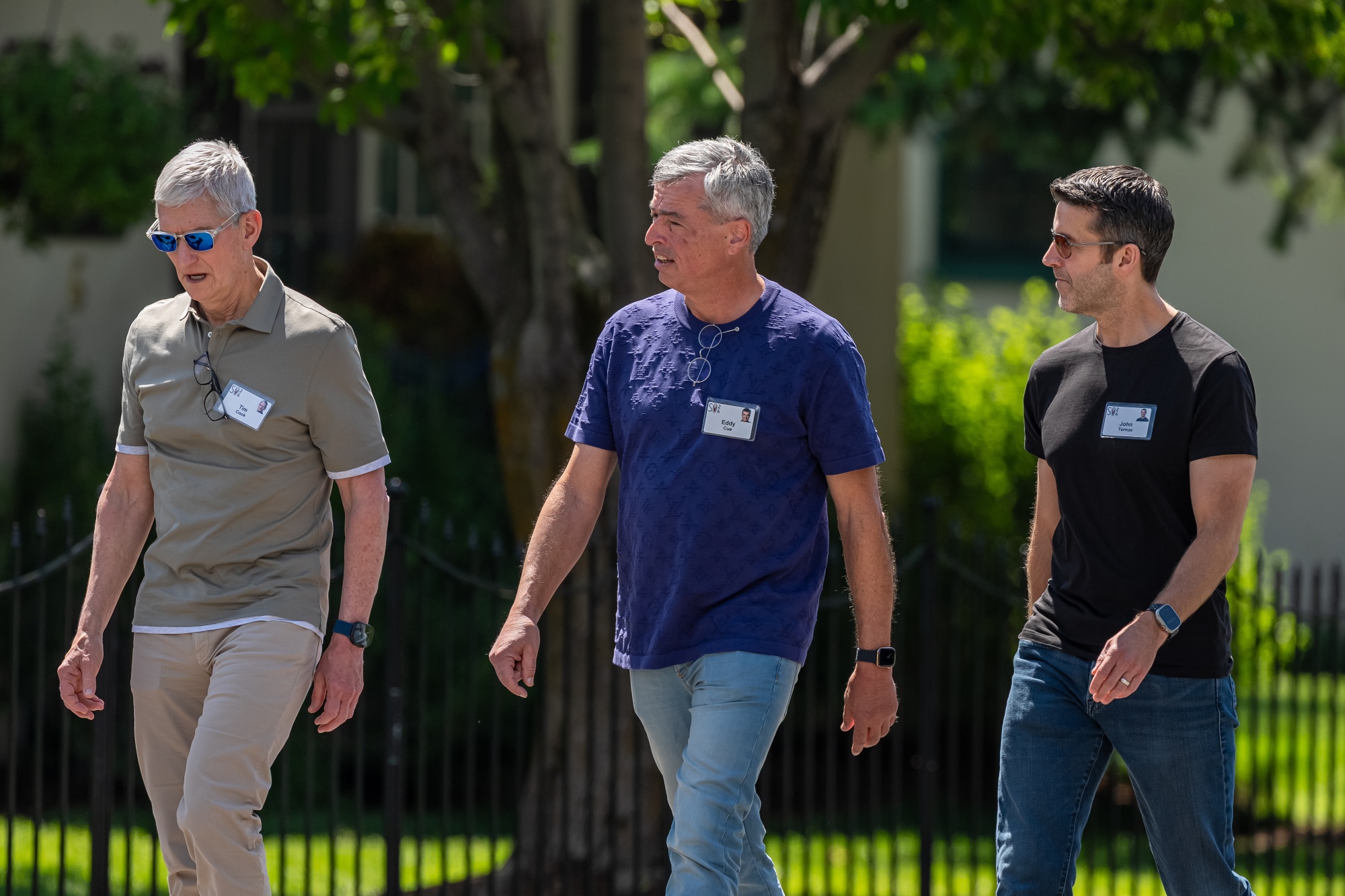 Tim Cook, Apple’s outgoing CEO; Eddy Cue, head of services; and John Ternus, the new chief. Photographer: David Paul Morris/Bloomberg