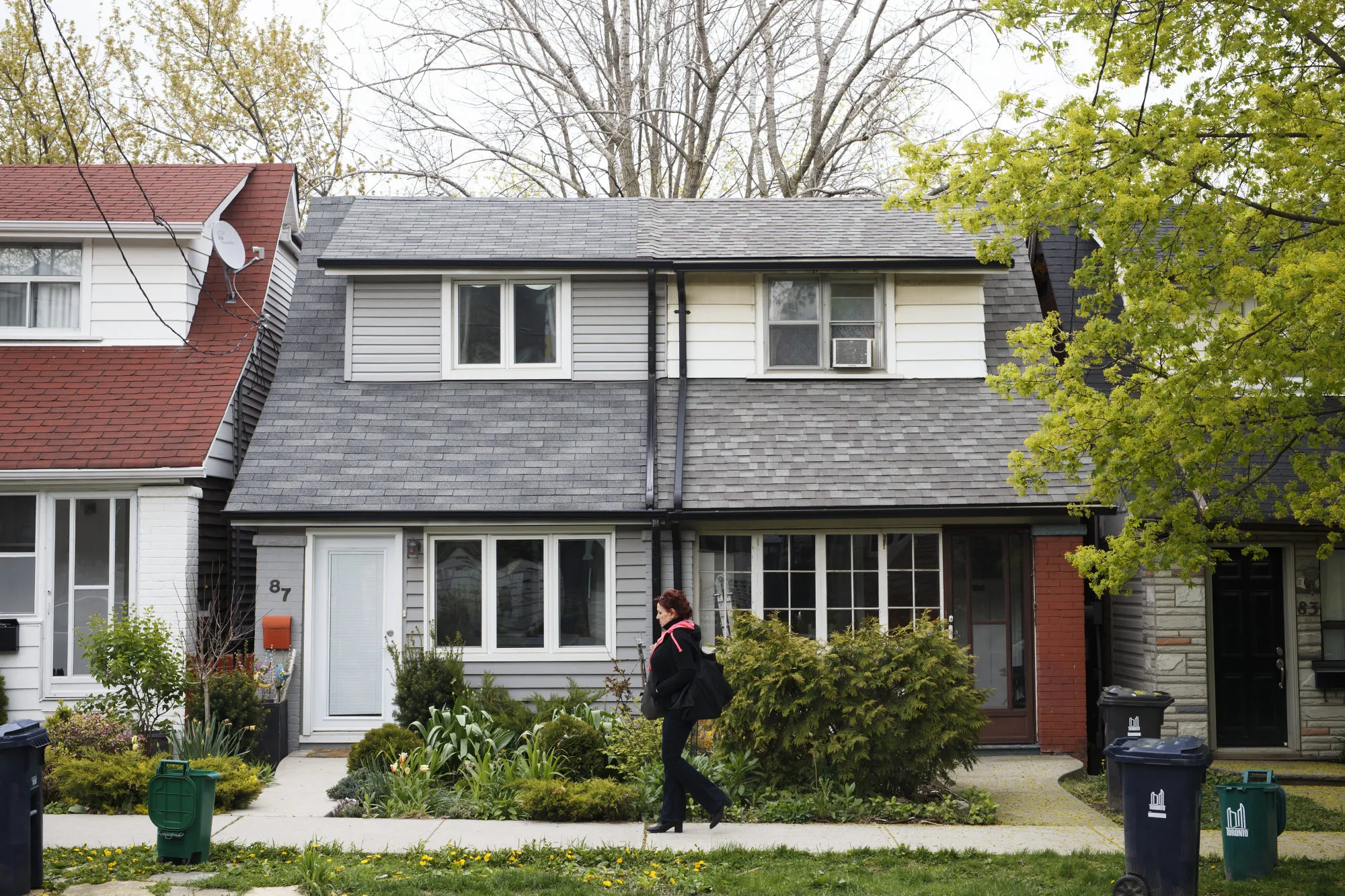 Canadian home prices have fallen 10% from their February peak, with previously hot markets including Toronto posting steeper declines.
