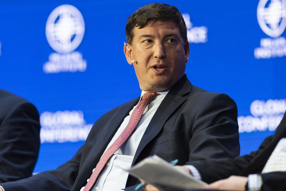 Private Equity Faces Reckoning With Struggle to Clear Buyout Backlog