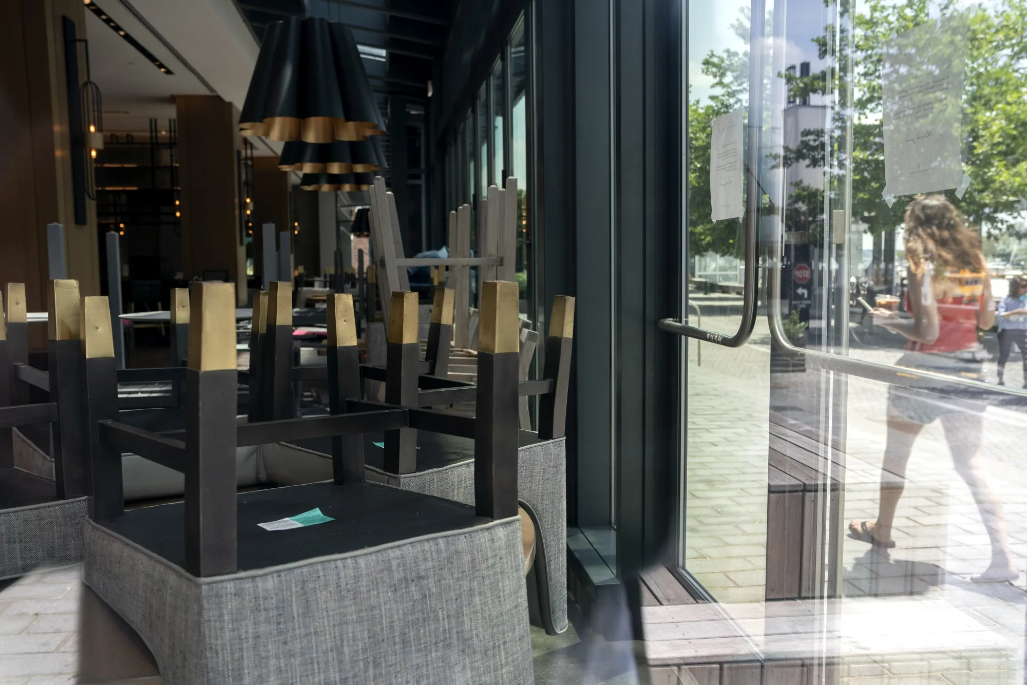 Virus Relief Falls Short For Eateries As Wave Of Closings Looms