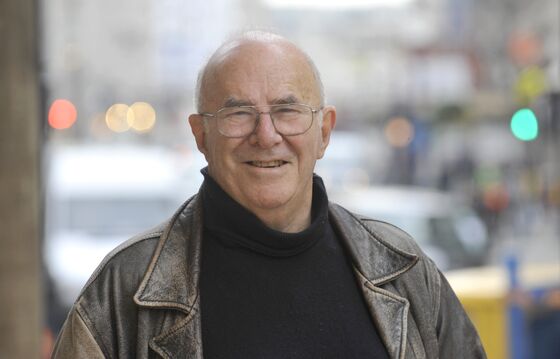 Renowned Critic and TV Host Clive James Dies at 80