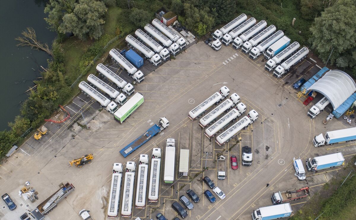 U.K. Considers Using Strategic Oil Reserves to Stabilize