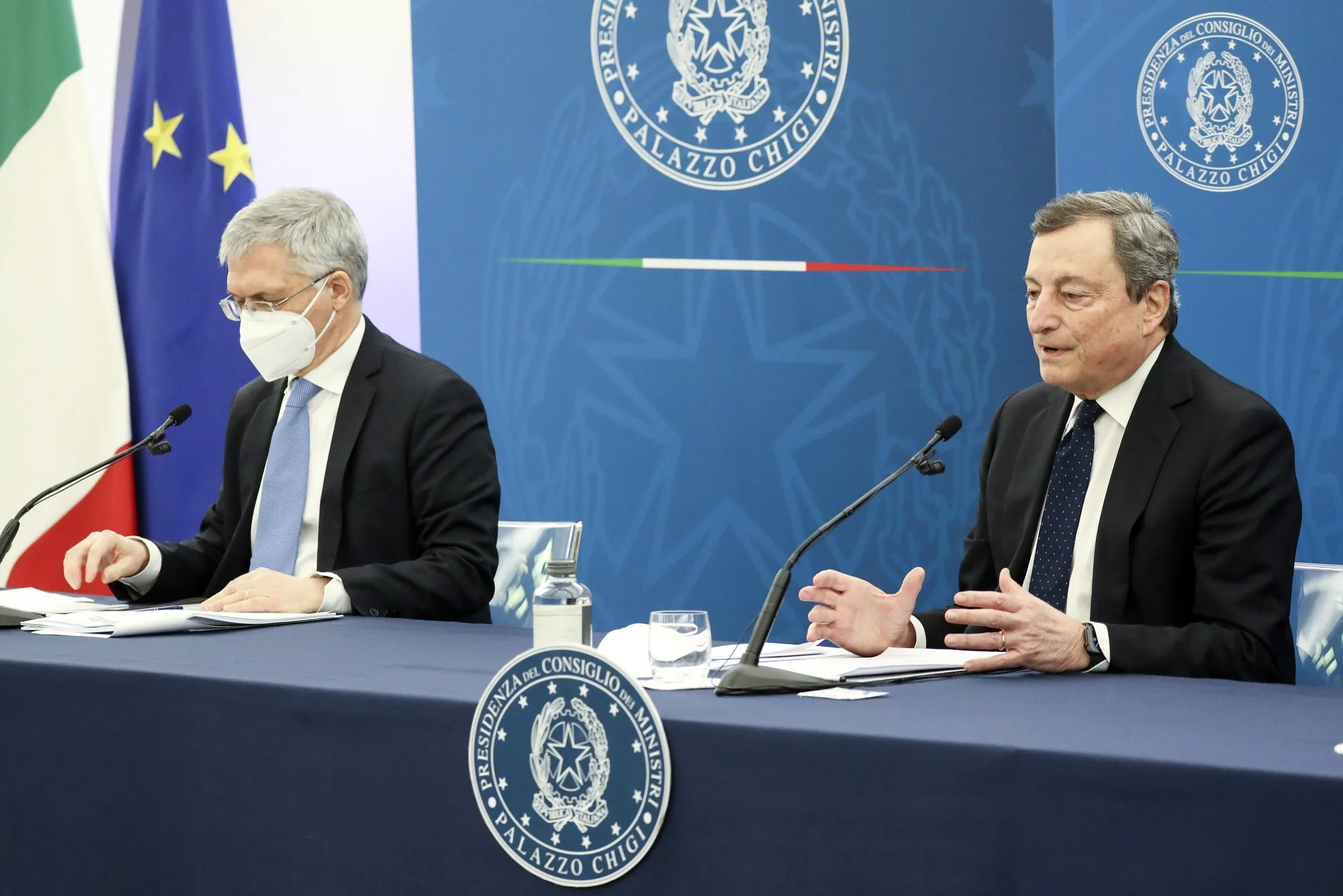 Mario Draghi, right, and Daniele Franco.