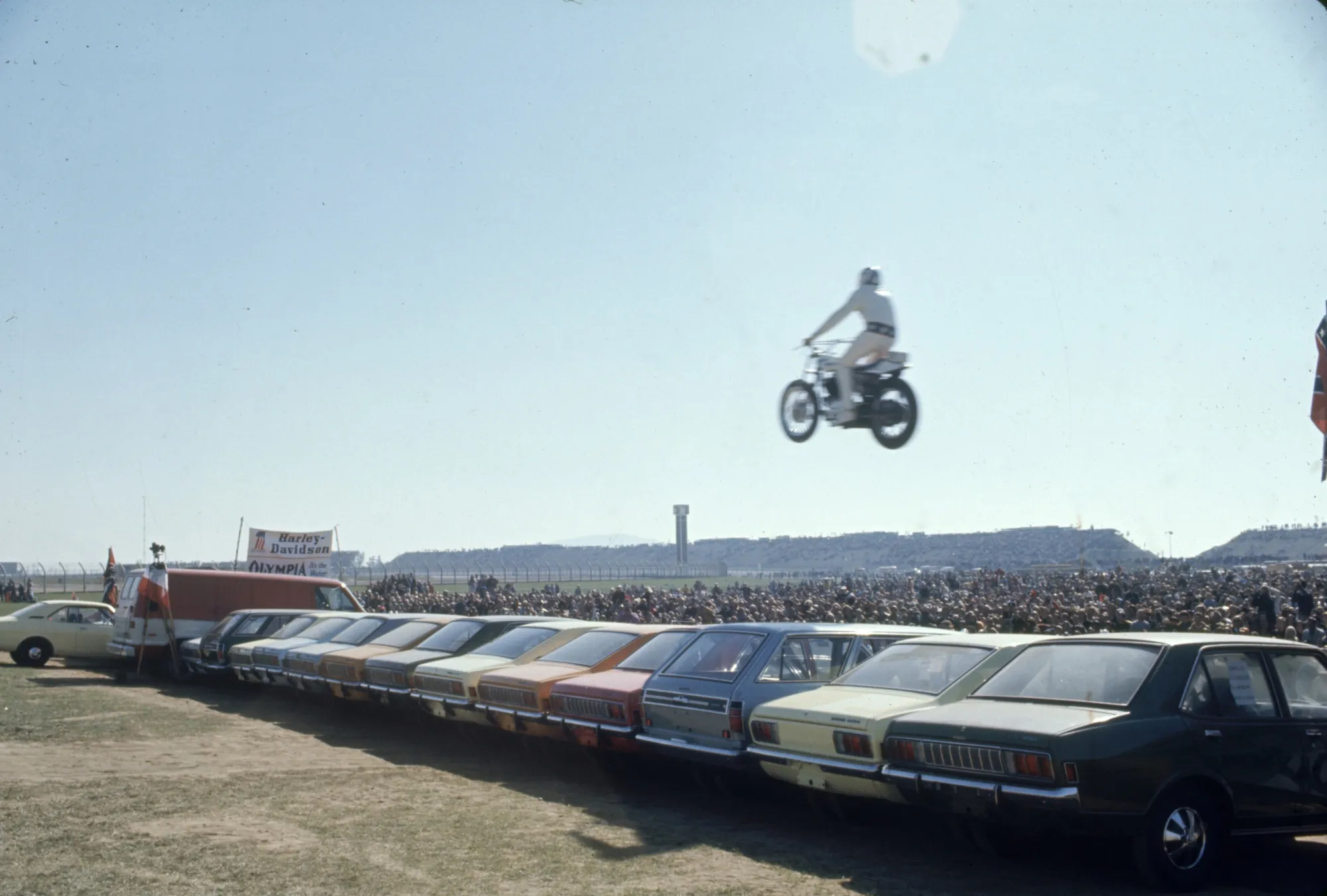 When Evel Knievel cuts a line, he does it his way.