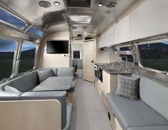 Airstream’s New Trailer Comes With Beds That Transform Into an Office