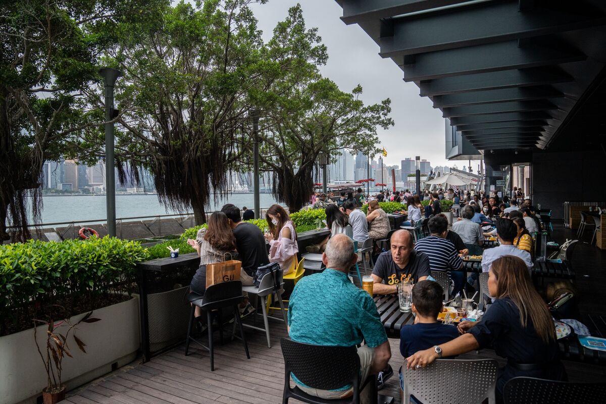 Hong Kong Reopens Bars, Beaches in Acceleration of Covid Easing
