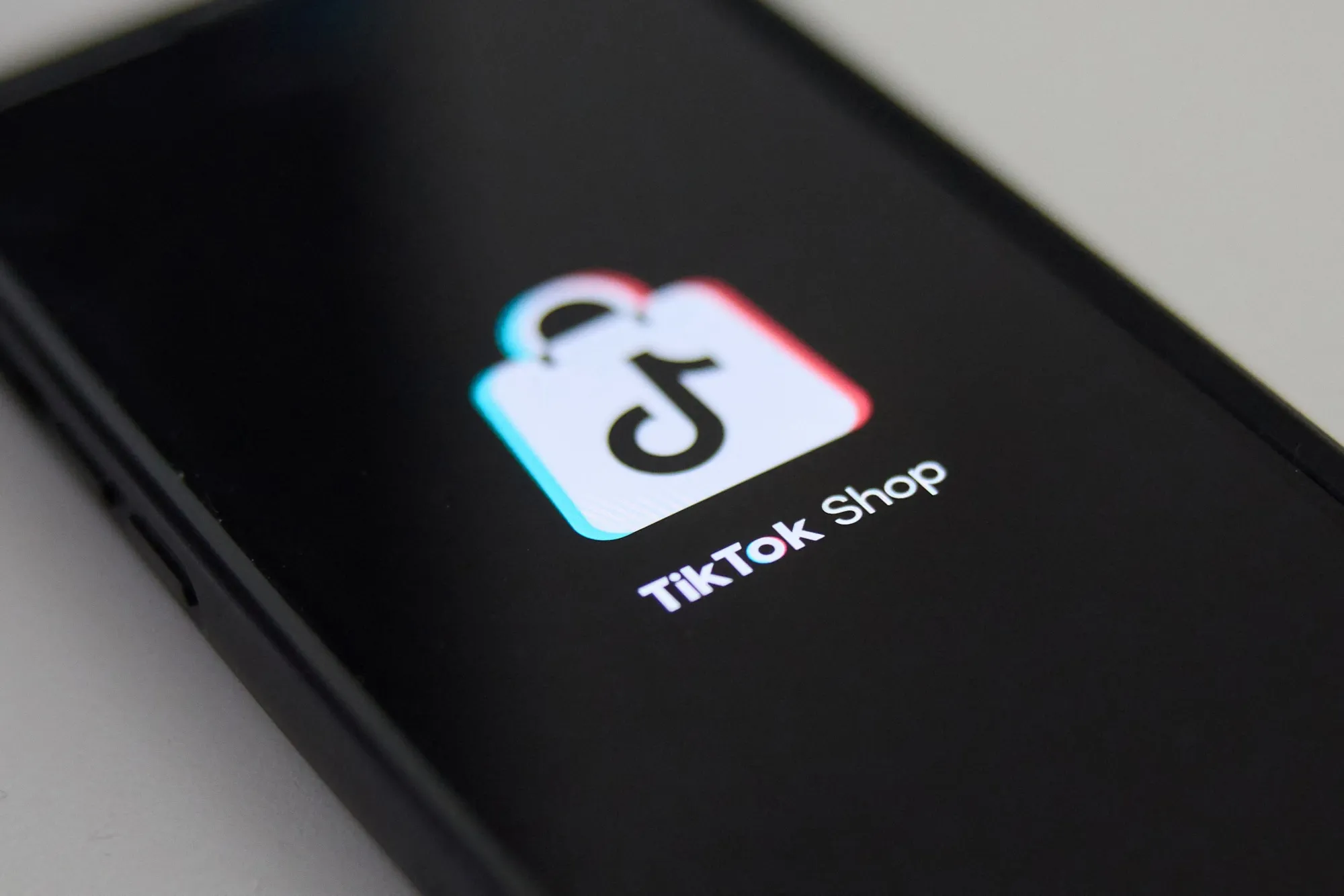 Chinese Executives Take Over TikTok E-Commerce Near Seattle as App Faces US  Ban - Bloomberg