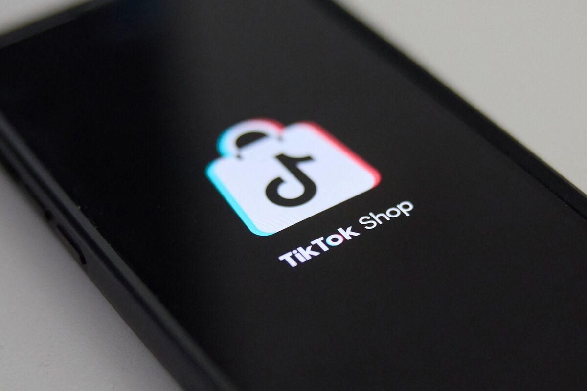 Chinese Executives Take Over TikTok E-Commerce Near Seattle as App Faces US  Ban - Bloomberg