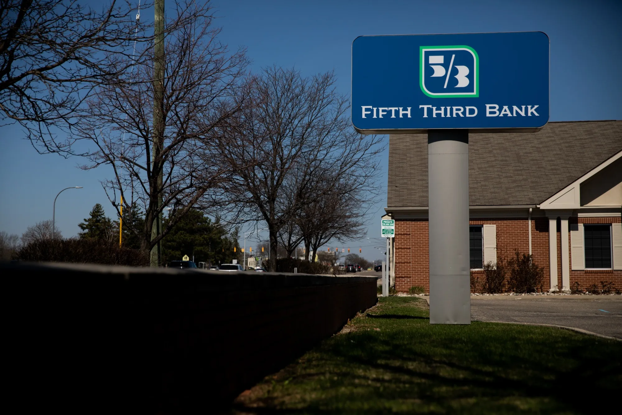 Fifth Third Bank Branches Ahead Of Earnings Figures
