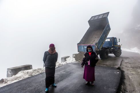 Construction on road leading to the Nathula Pass.