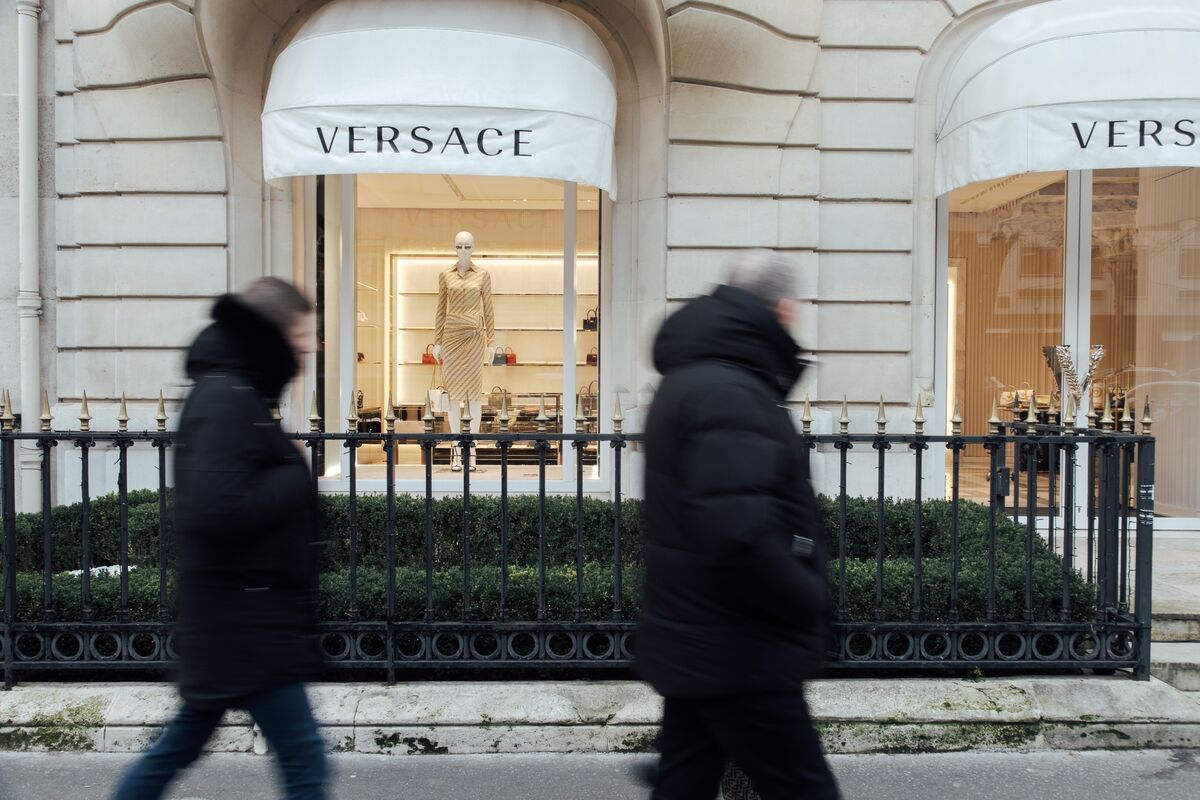 Versace’s ‘Quiet Luxury’ Blunder Opened Door to Prada Takeover