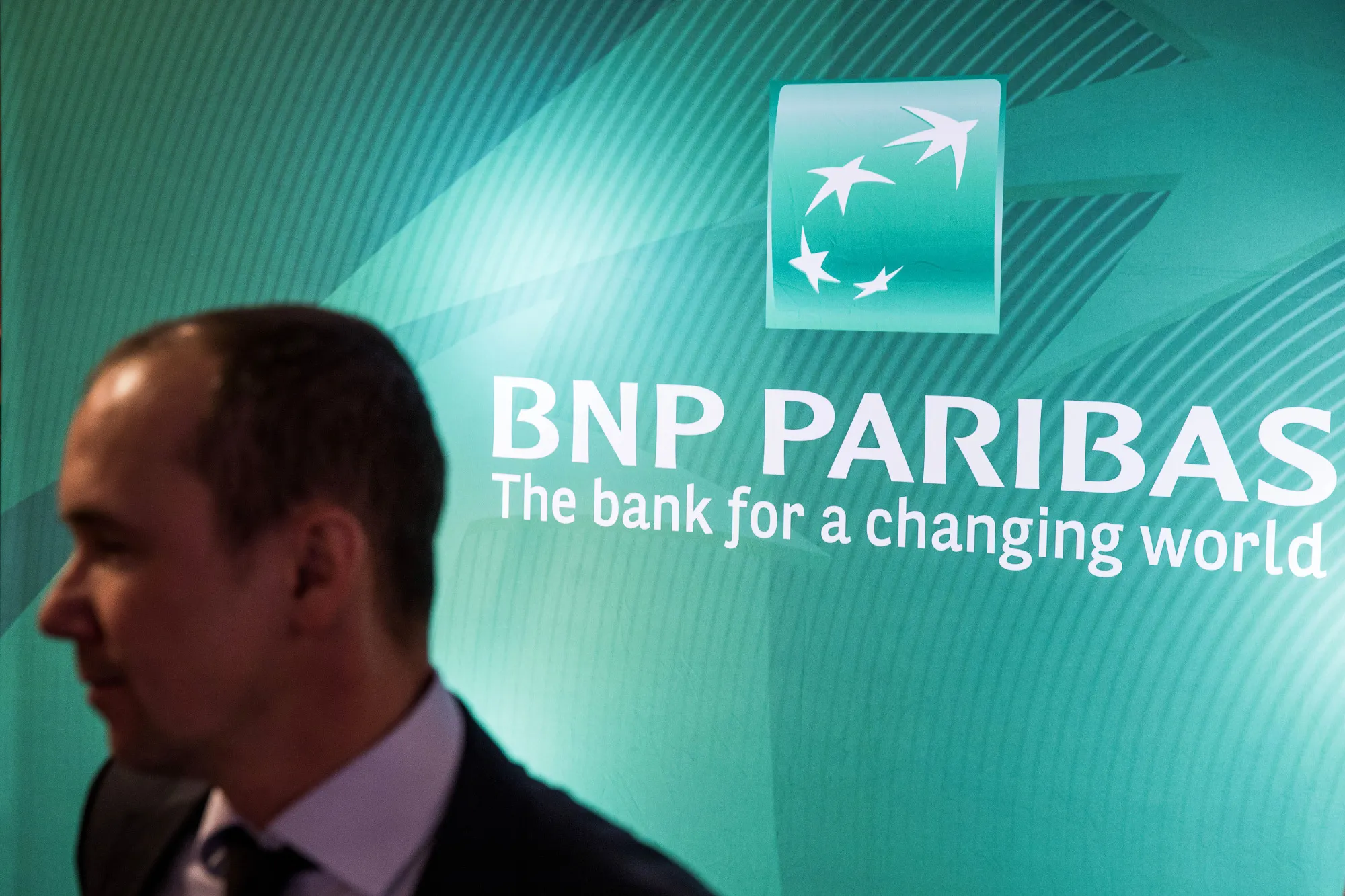 BNP Paribas Stock Trades Lost About $200 Million in Virus Rout - Bloomberg
