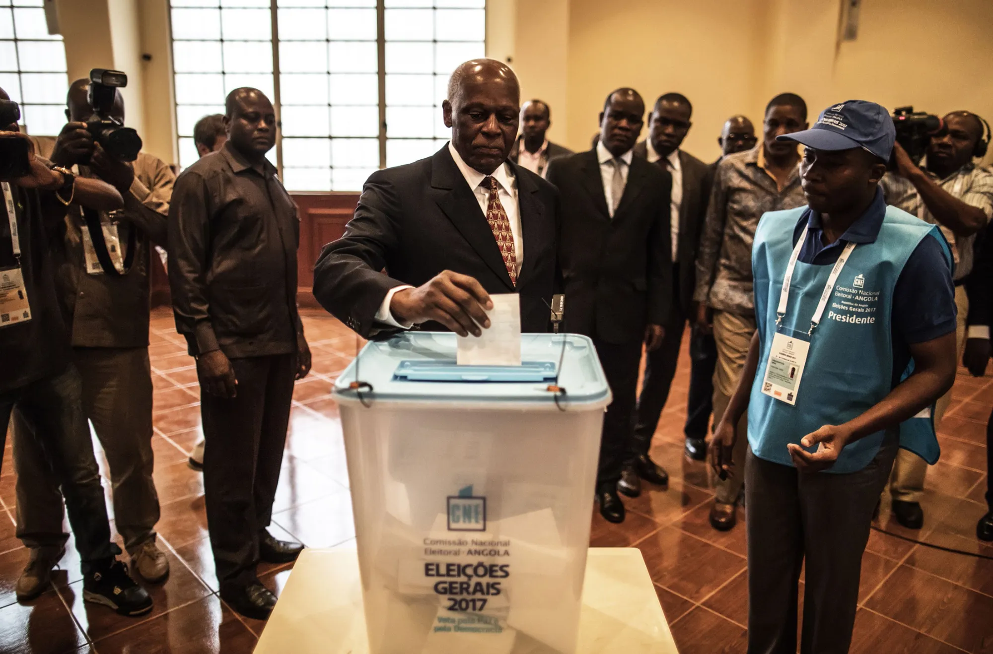 Jose Eduardo dos Santos casts his vote in Luanda, on Aug. 23, 2017.
