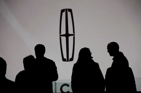 Lincoln's Sales Fall to Reagan-Era Level on MKZ Sedan Shortage