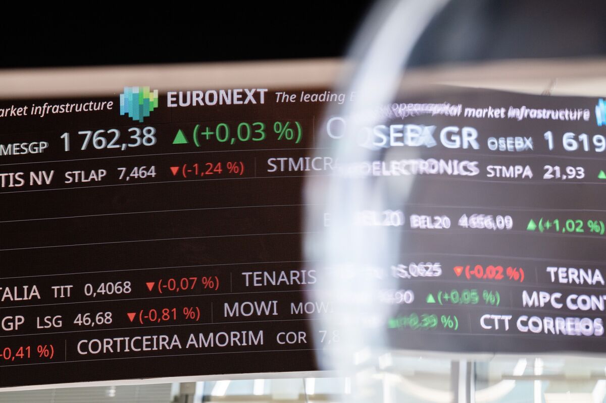 French Stocks Drive Declines in Europe on Confidence Vote Plan
