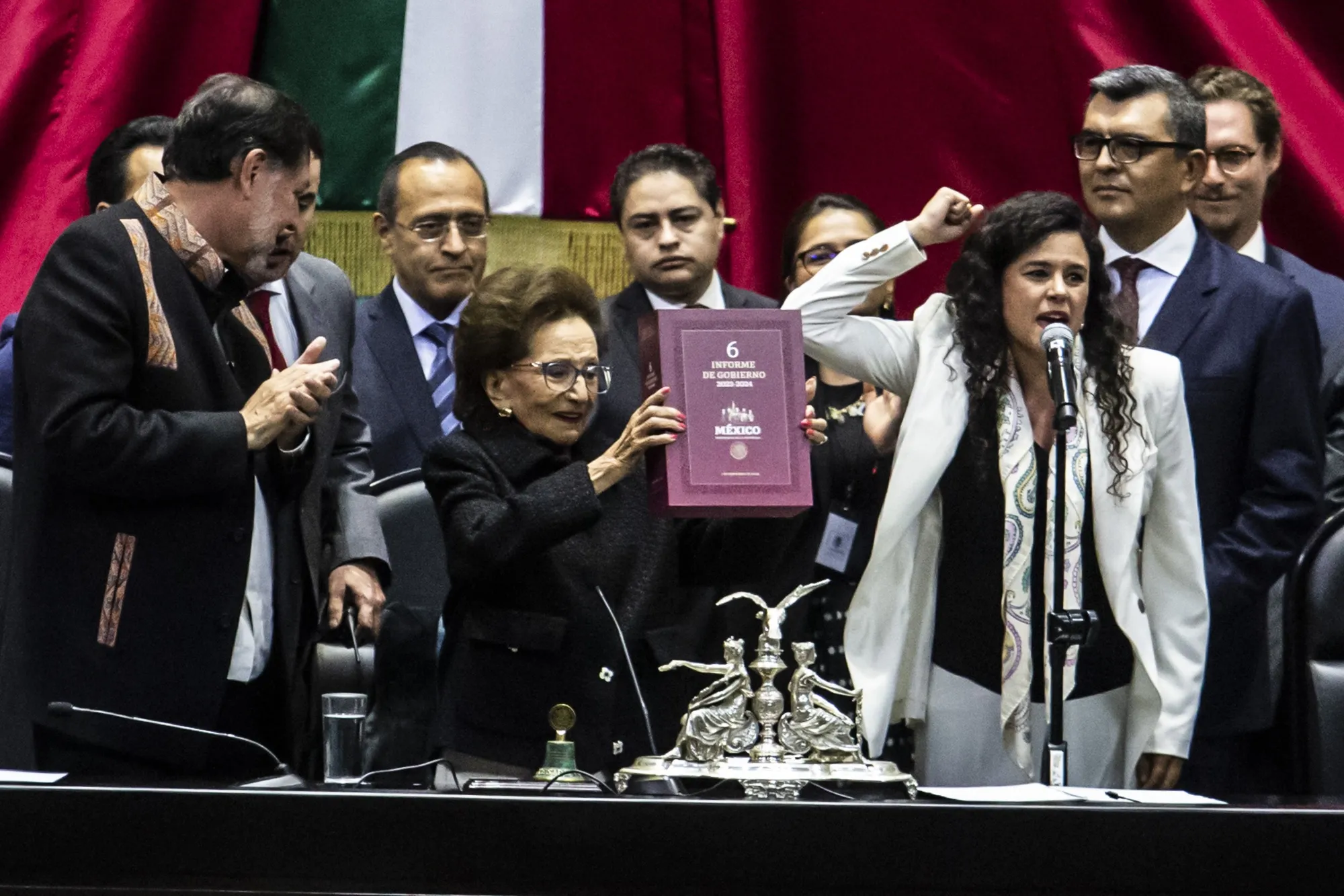 Los nuevos legisladores de México prestaron juramento el 1 de septiembre e inmediatamente comenzaron a debatir la propuesta de reforma judicial de AMLO.