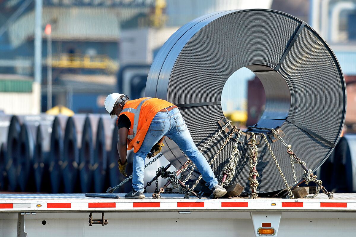 Canada Set to Hit Back at Trump Tariffs, Risking Wider Trade War