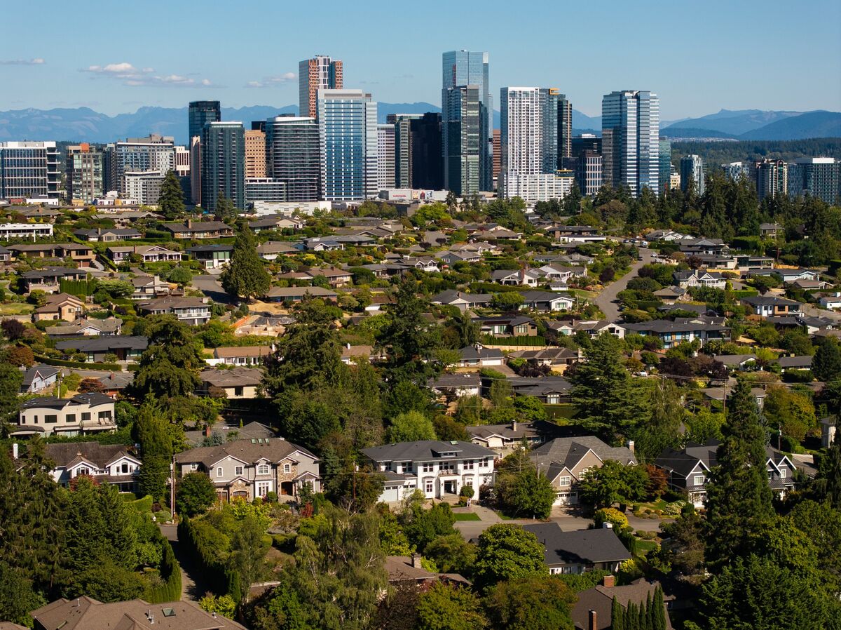 AI Layoffs at Microsoft, Amazon, Meta Drive Seattle Luxury Home Sales Down 15%