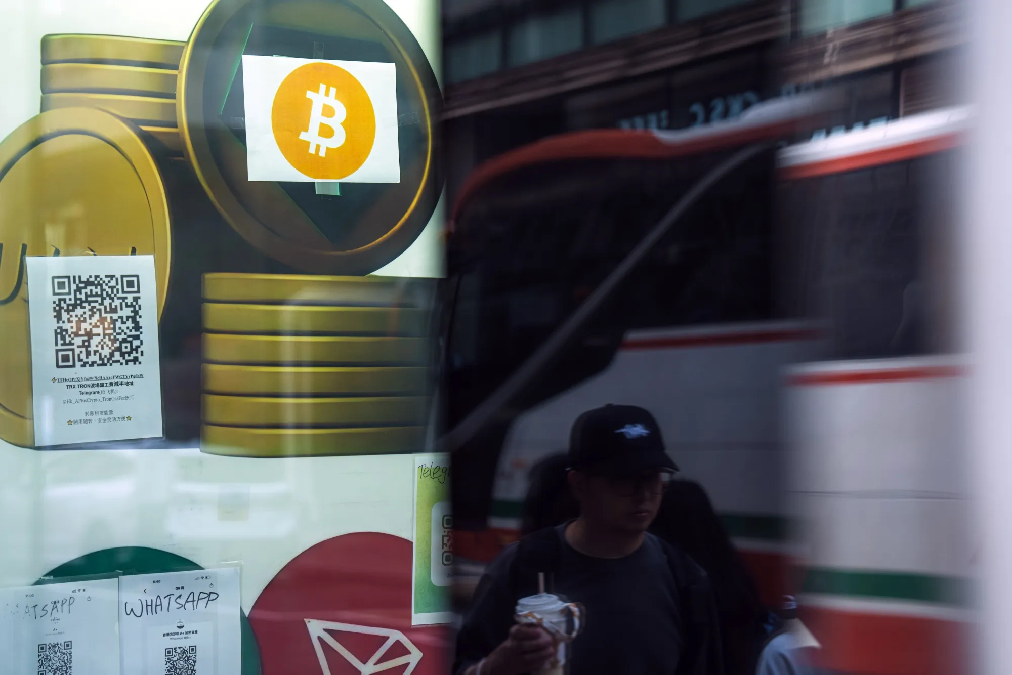 ビットコイン9万ドル割れ、米利下げで株高も心理改善せず - Bloomberg