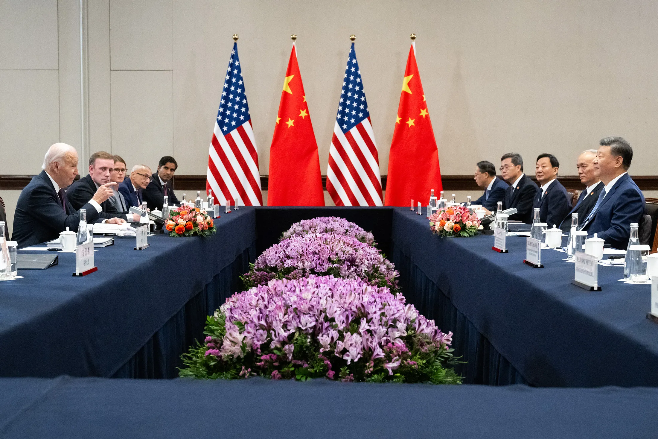 Xi says China is ‘ready to work’ with Trump in final meeting with Biden (theguardian.com)