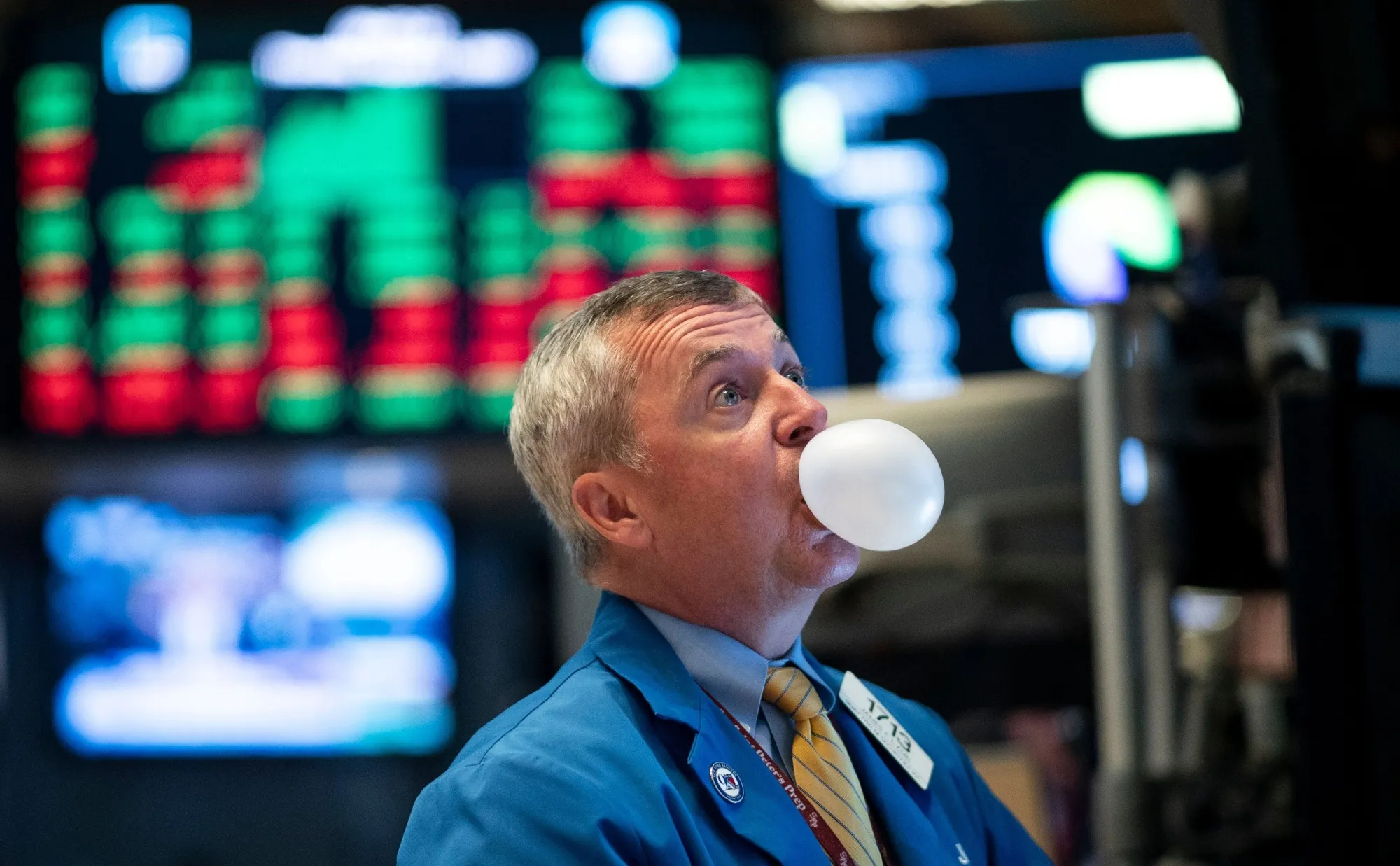 Bubble Warnings Go Unheeded as Everyone Is a Buyer in Stocks - Bloomberg