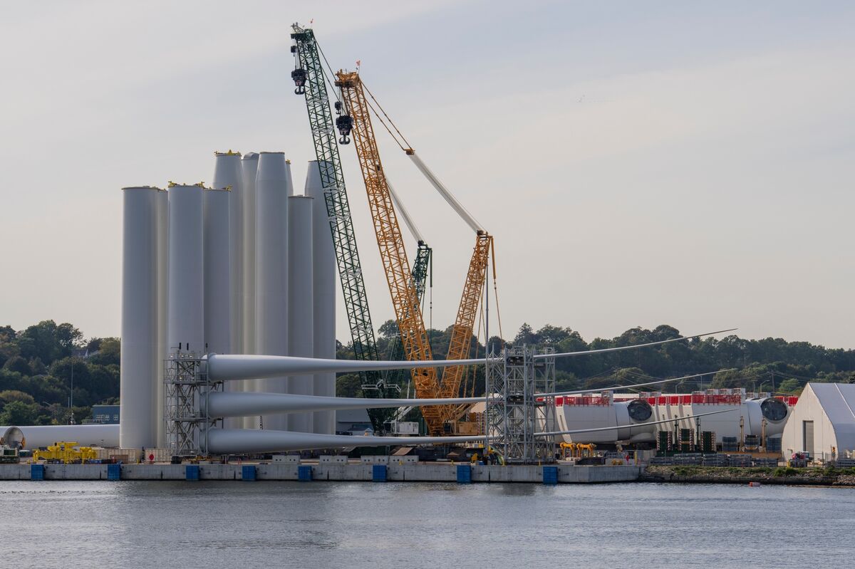 ⚫️ BLOOMBERG: La ripresa della costruzione del progetto Orsted al Rhode Island: una soluzione parziale per l'industria energetica.