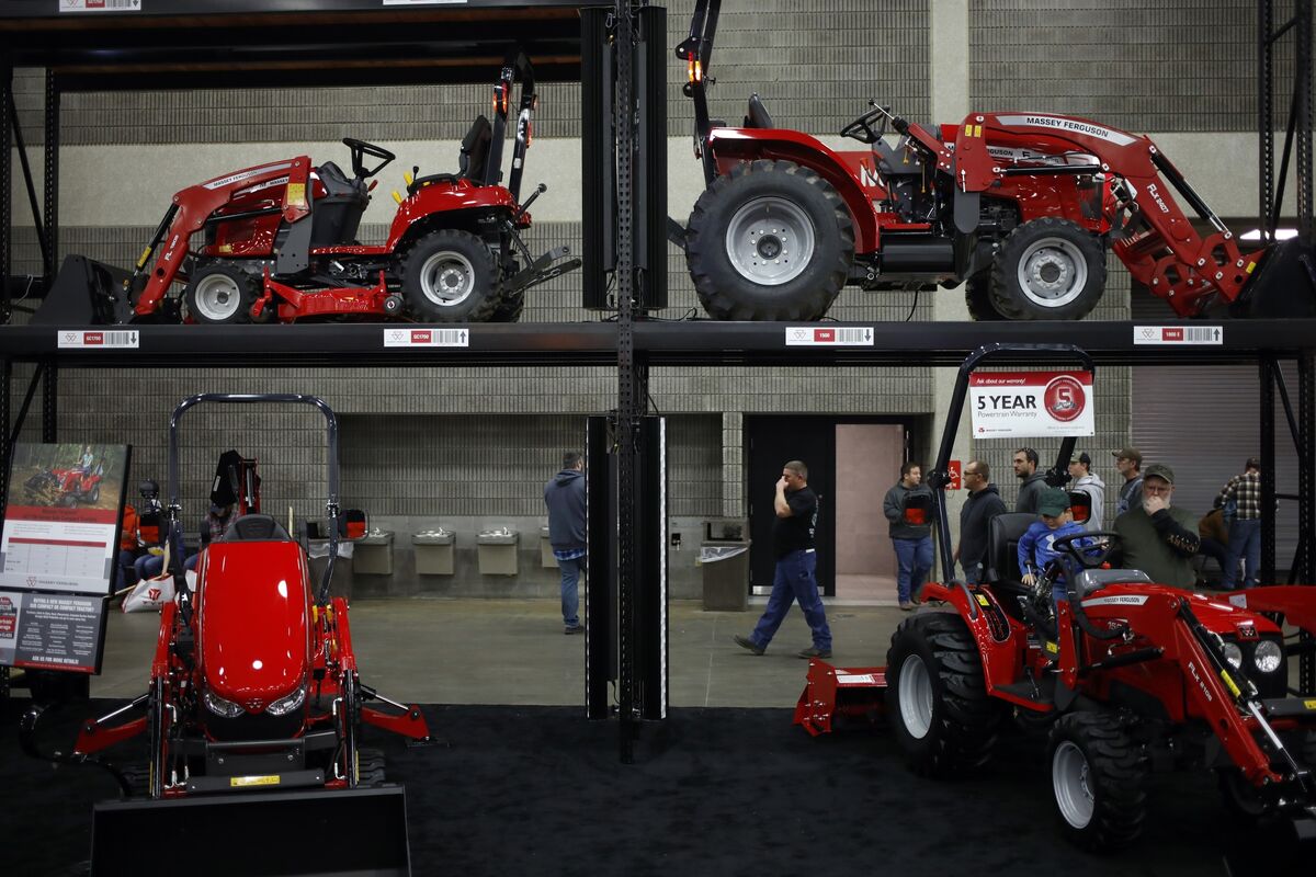 bloomberg.com - Michael Hirtzer - Tractor Maker AGCO Sees Elusive Farm Rebound Beginning This Year