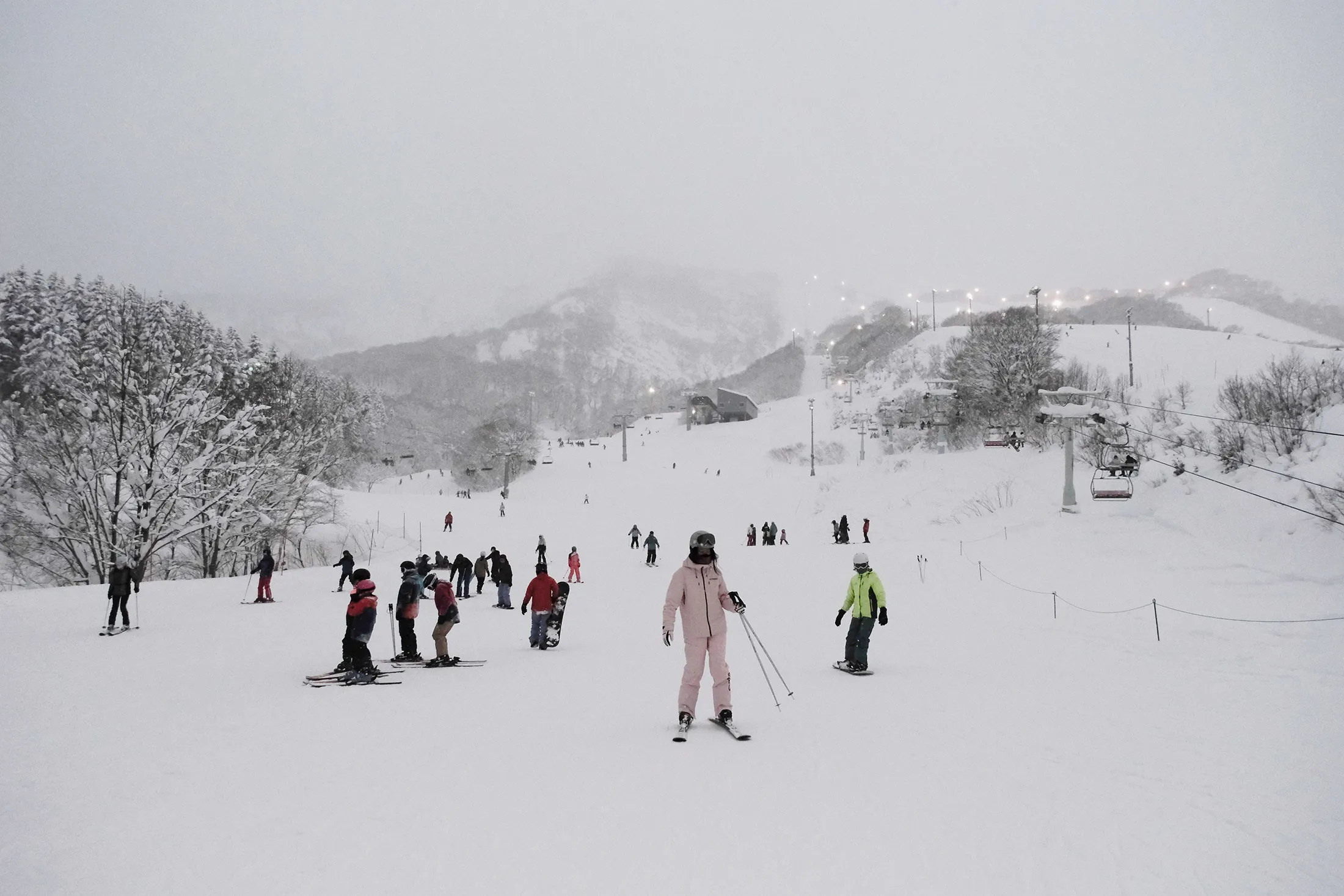 
The prospects for developers to generate large profits from the ski area of Niseko have dwindled as speculation from foreign investors drives some of the biggest increases in land prices in Japan.&nbsp;&nbsp;Photographer: Soichiro Koriyama/Bloomberg
