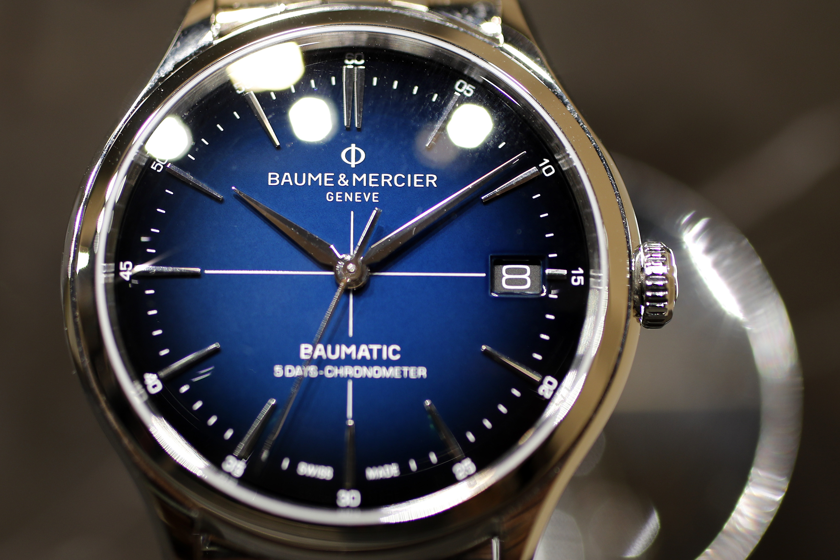 Swiss Watch Exports Surge 25 In February As U S Drives Demand Bloomberg    1x 1 