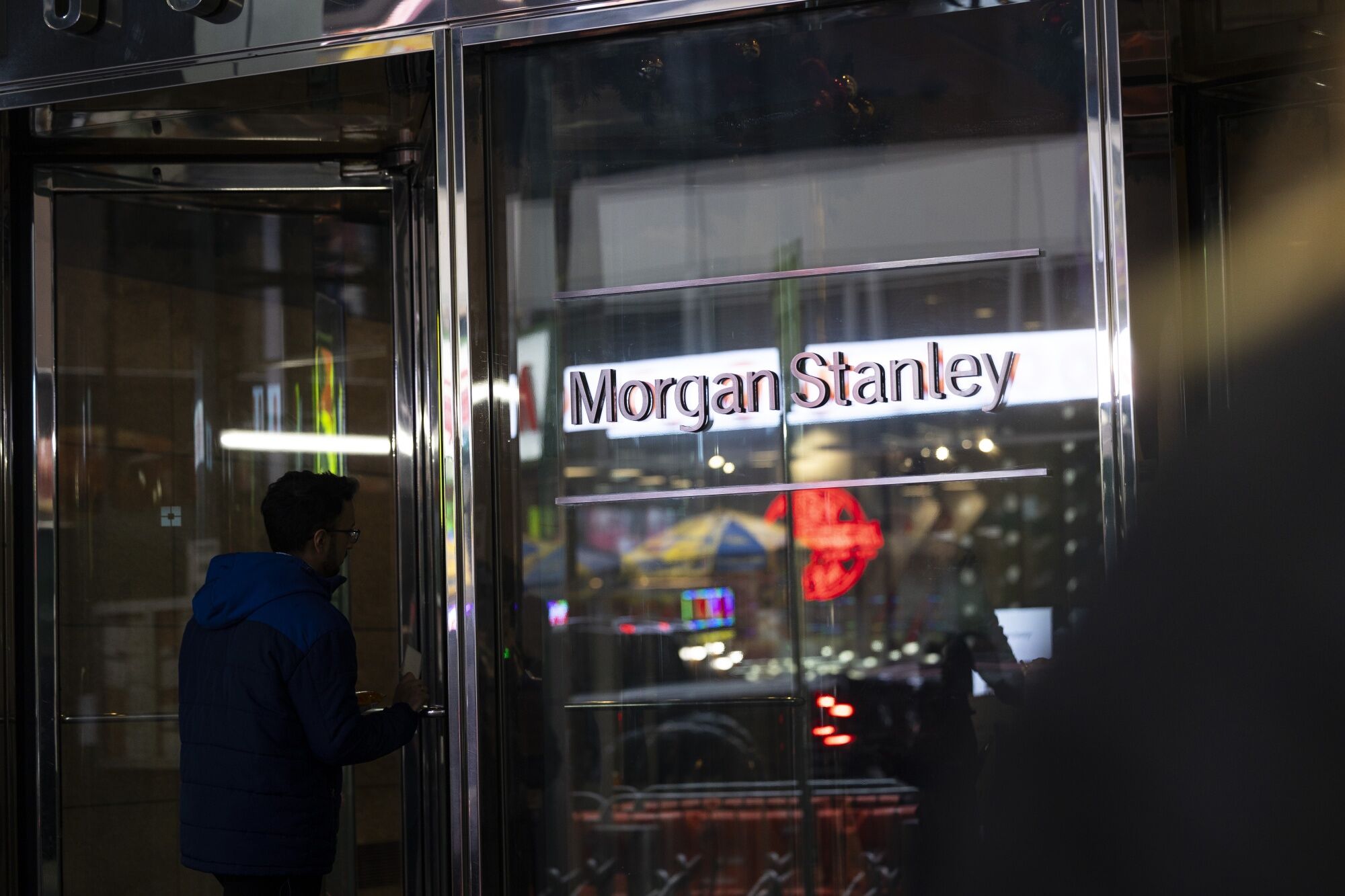 Morgan Stanley Offers Pre-IPO Share Trading To Wealth Clients - Bloomberg