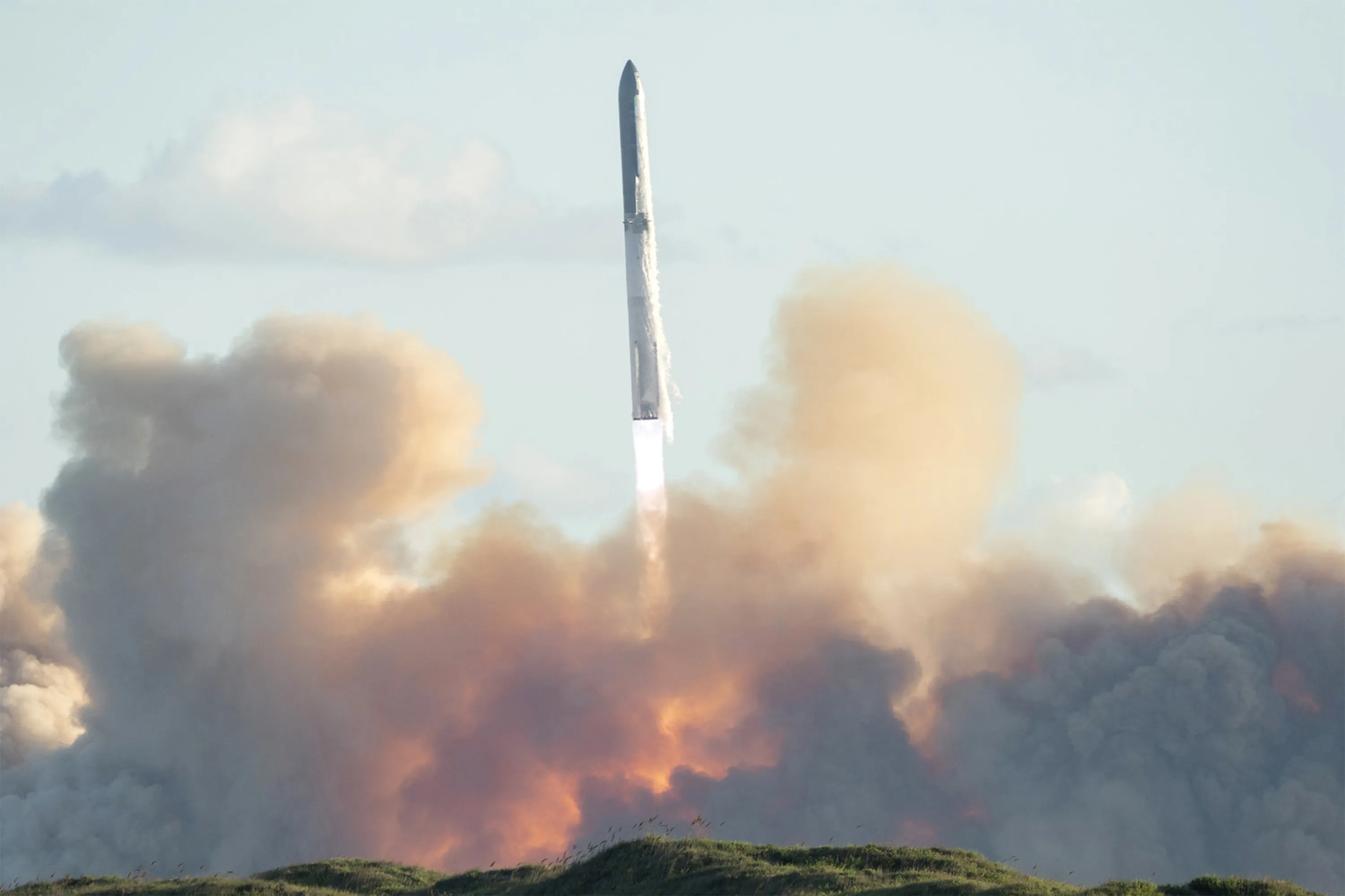 The SpaceX Starship rocket launches during a test flight in Texas in 2025.&nbsp;