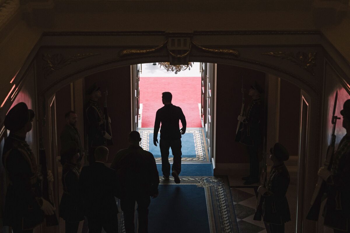 Ukraine President Zelenskiy Comes Out Fighting in Interview - Bloomberg