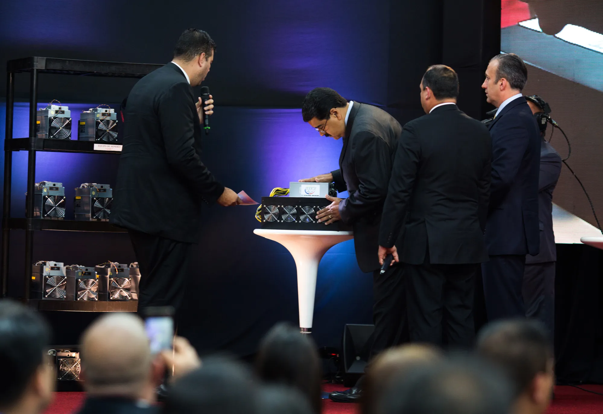 Crypto Now the Only Way Isolated Venezuelans Can Buy Passports - Bloomberg