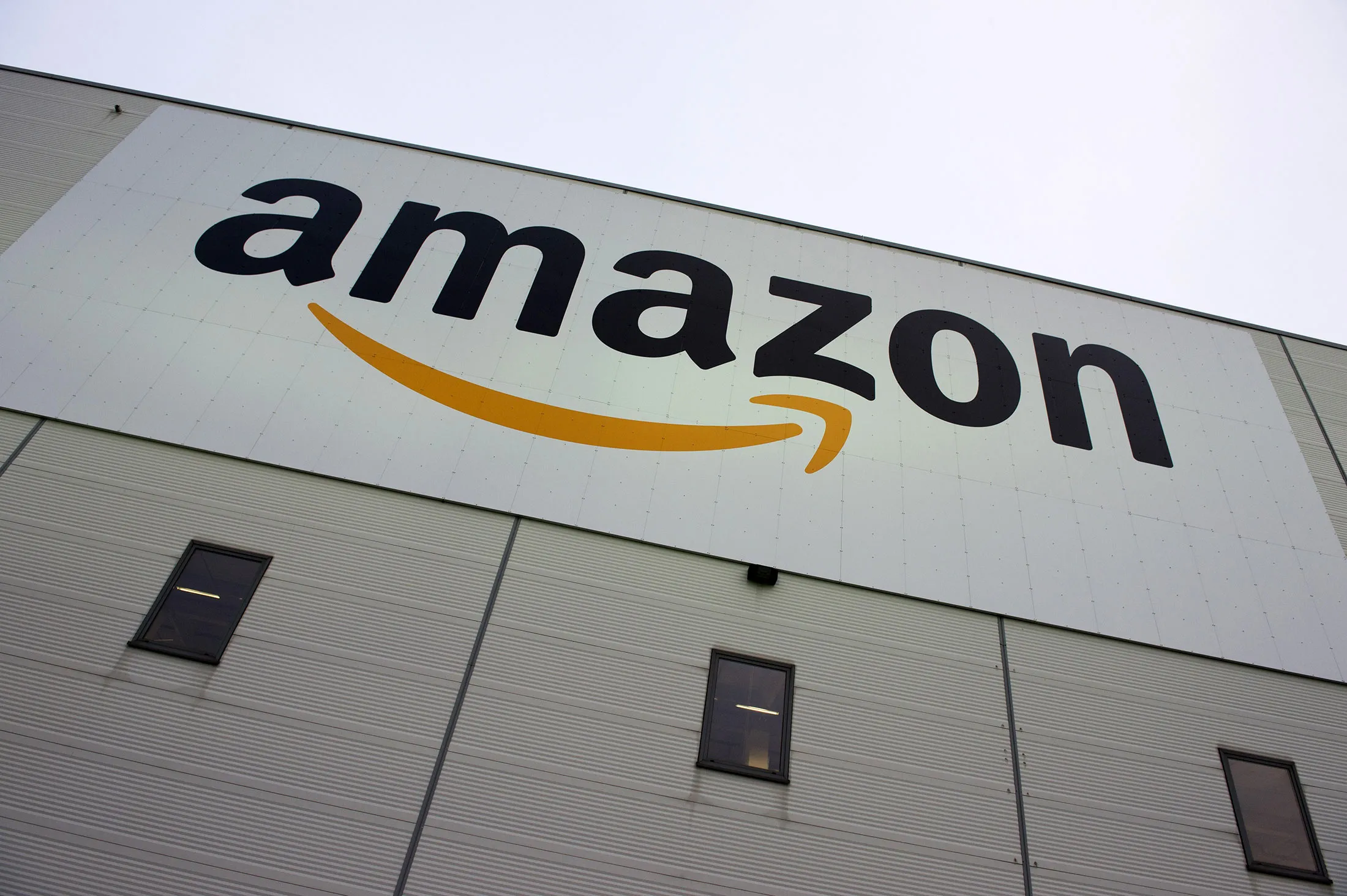 Amazon to Build Convenience Stores, Wall Street Journal Reports 