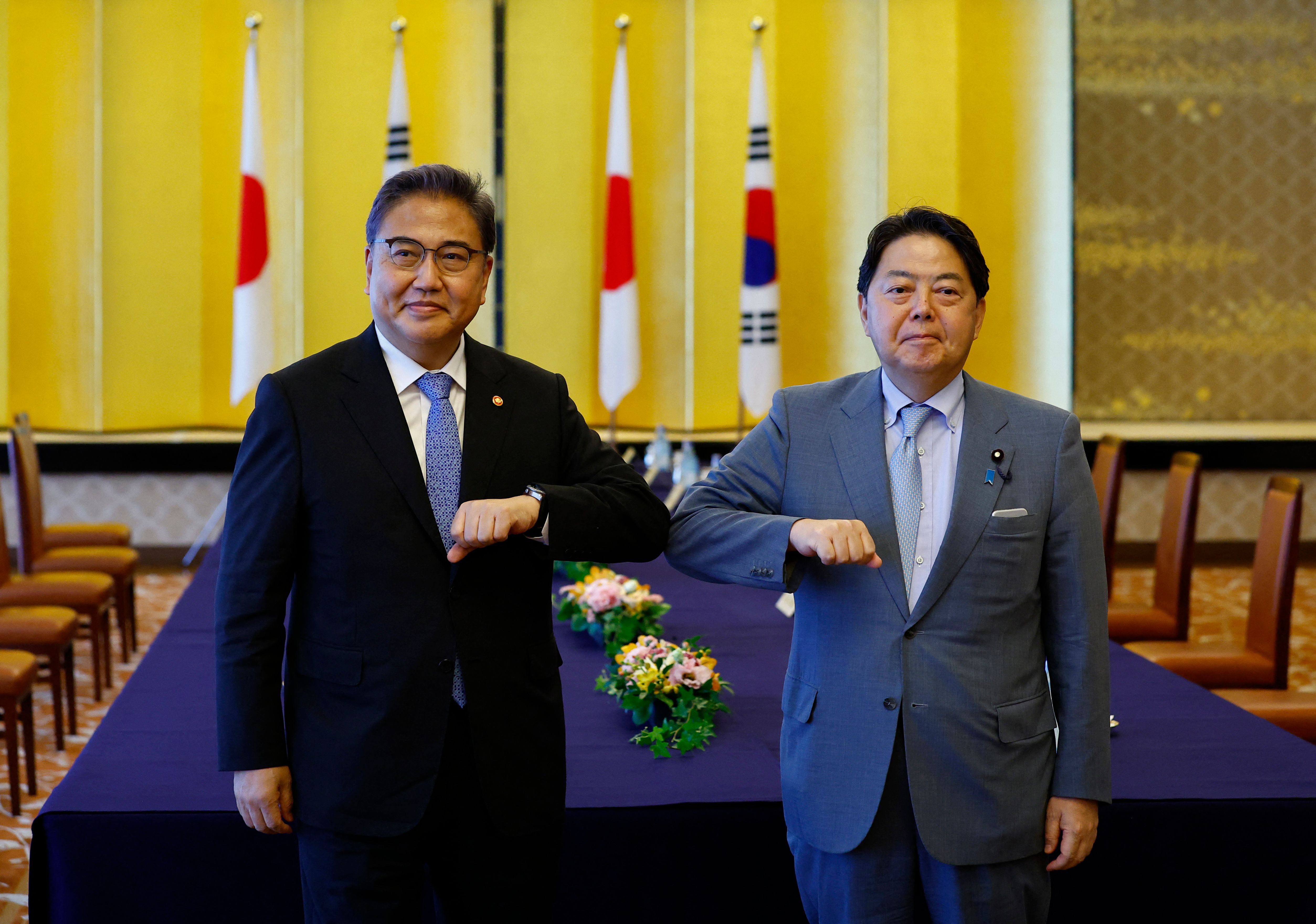 Japan South Korea Tackle Wartime Labor Issue That s Soured Ties