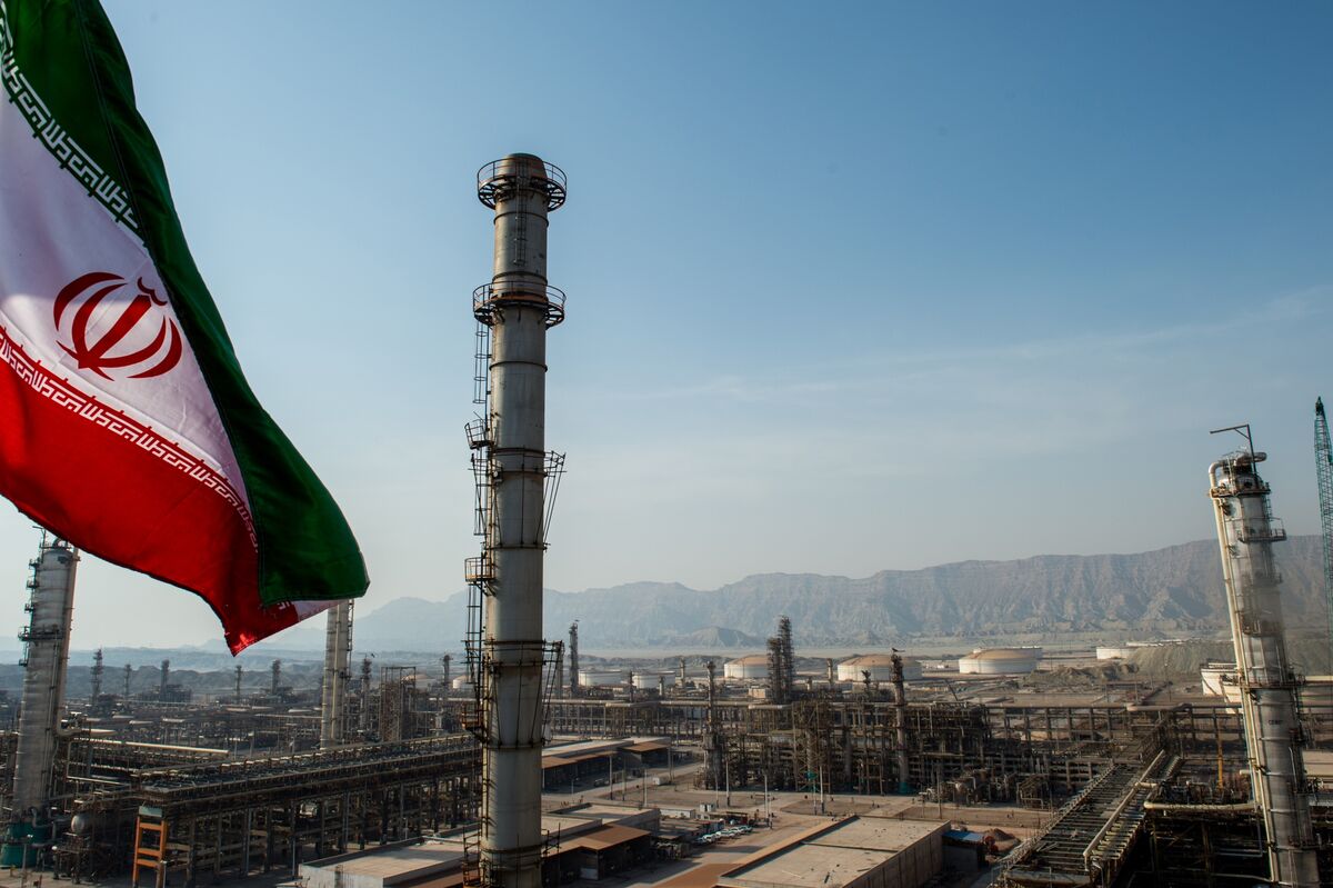 🟪"Hedge Funds Aumentano Scommesse sul Petrolio Brent: Rischi Geopolitici e Impatto sul Mercato"