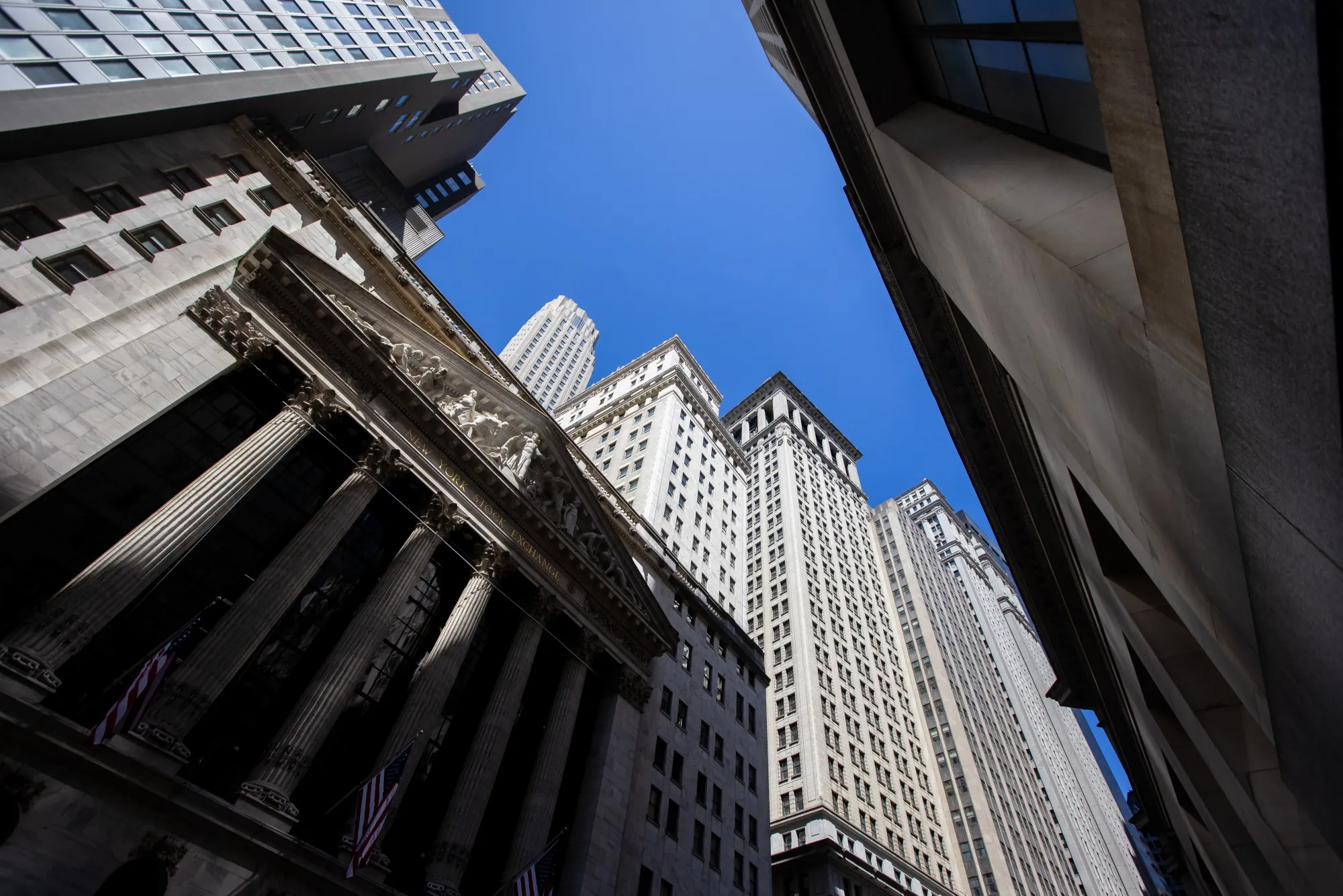 As stocks stage a recovery, Wall Street remains skeptical of any sustainable rally.