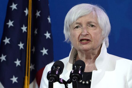Yellen Takes Charge at Treasury With Economic Rebound Weakening