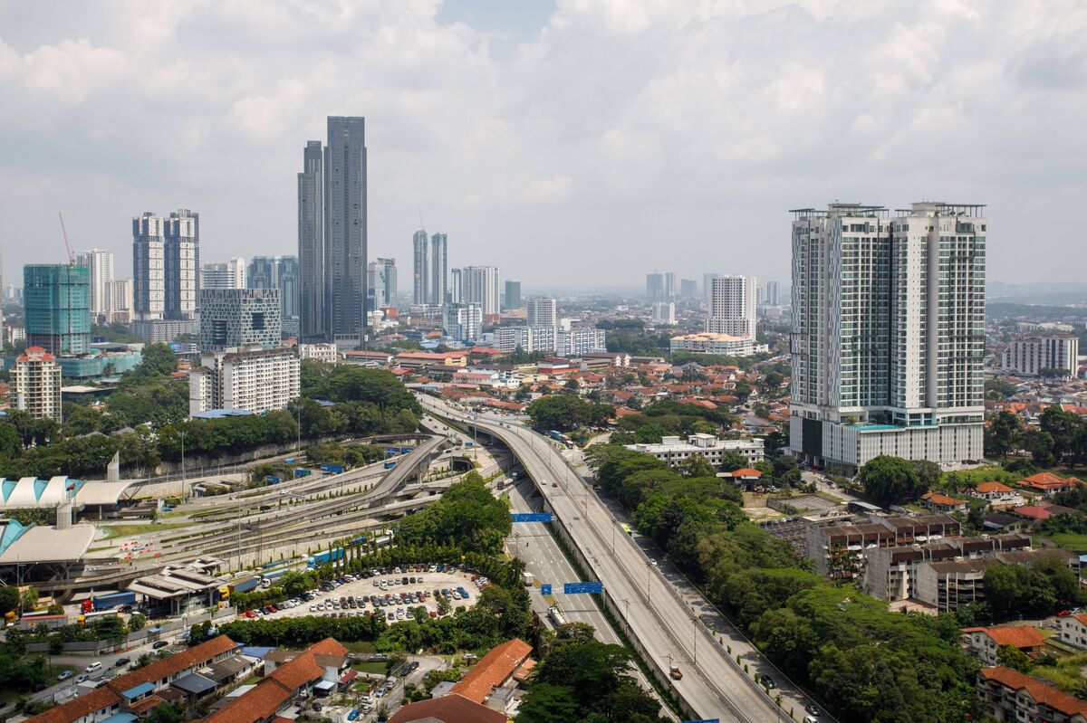 Singapore Firms Commit $4.2 Billion to Malaysia’s Johor Ecozone
