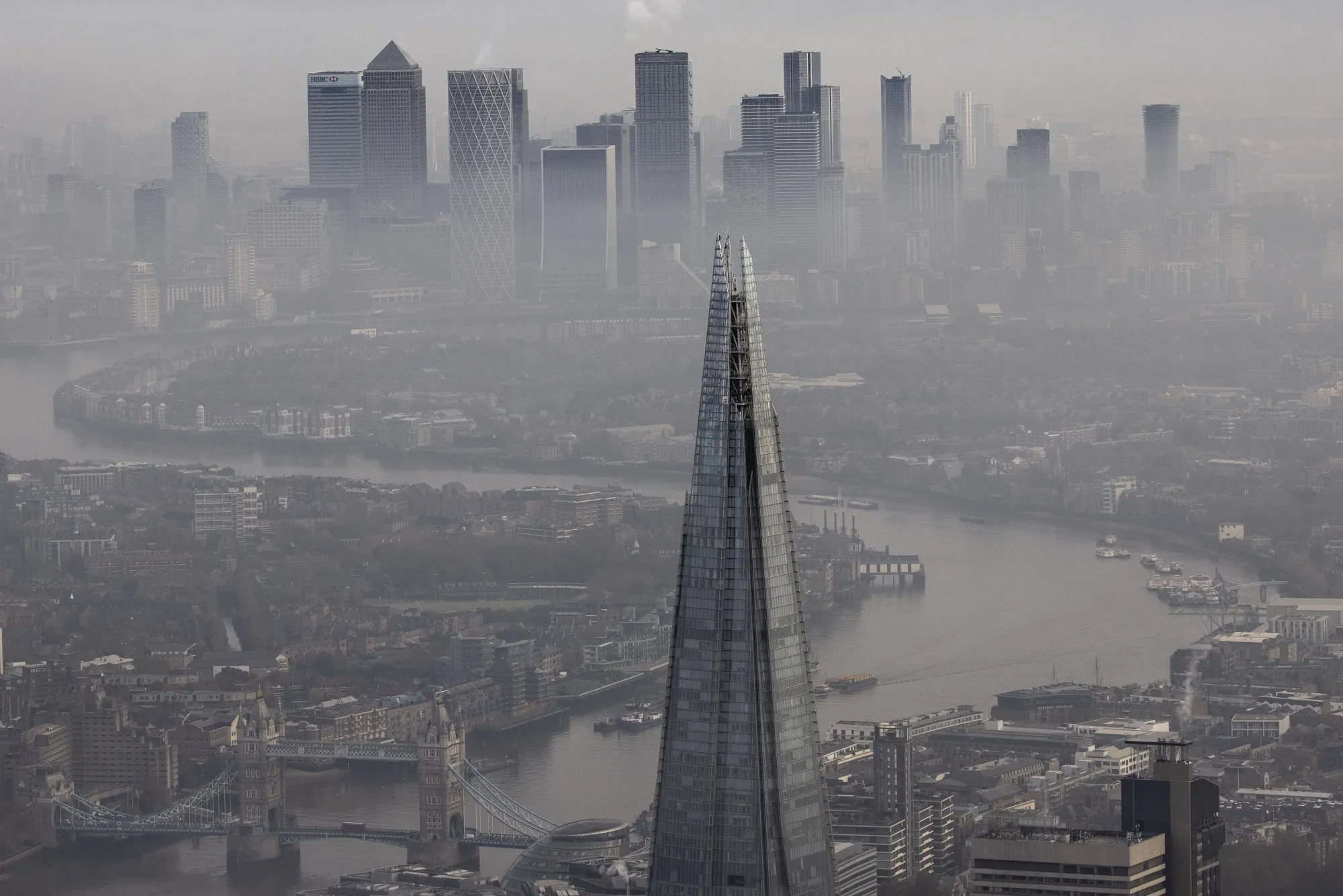 Traffic on London&nbsp;streets fell&nbsp;sharply as England entered a four-week lockdown.